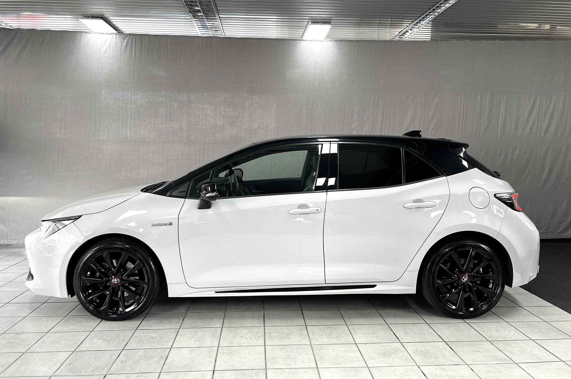TOYOTA Corolla 2.0 HSD GR-S e-CVT-image-1