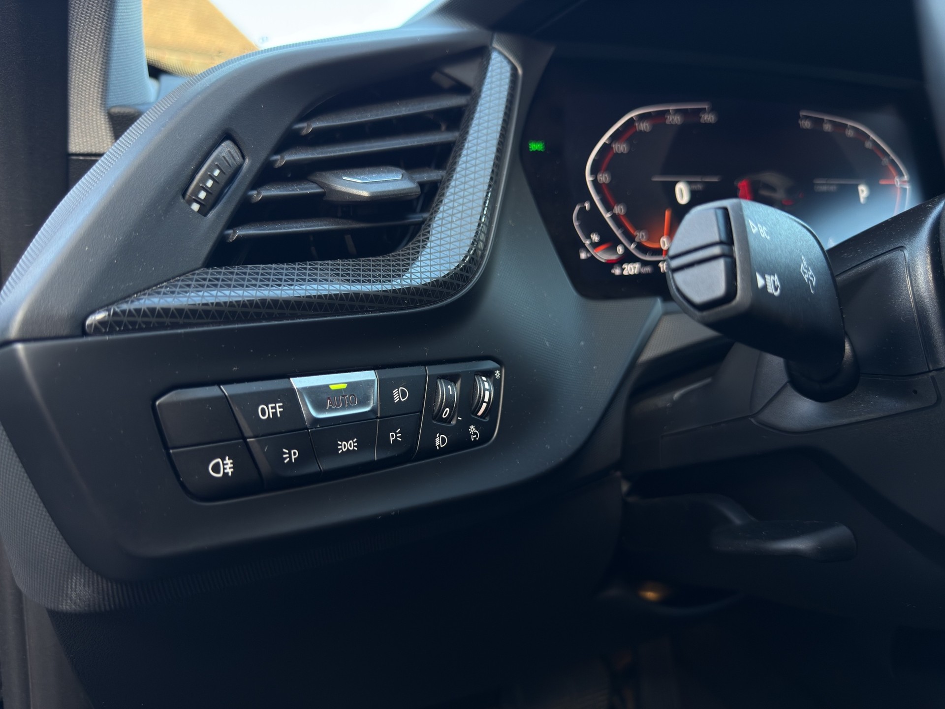 BMW 118i Steptronic-image-10