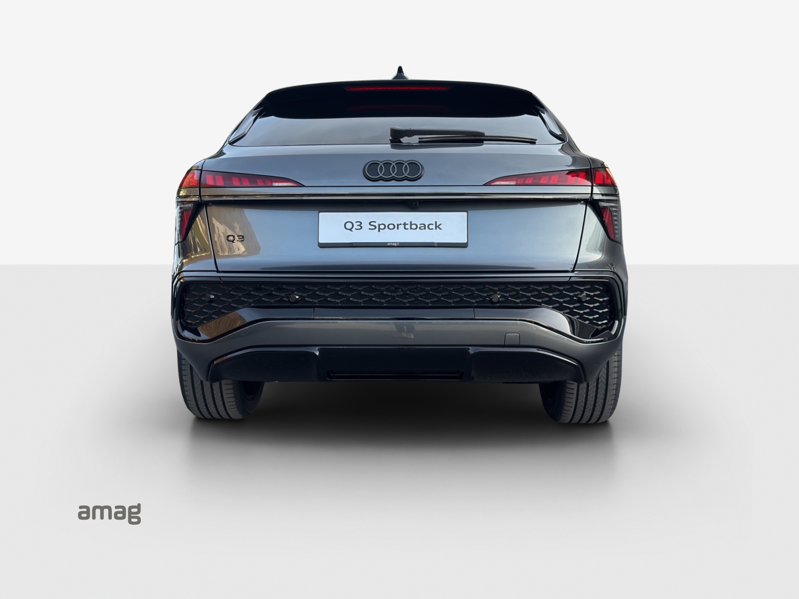 AUDI Q3 Sportback e-hybrid 200 kW S tronig-image-3