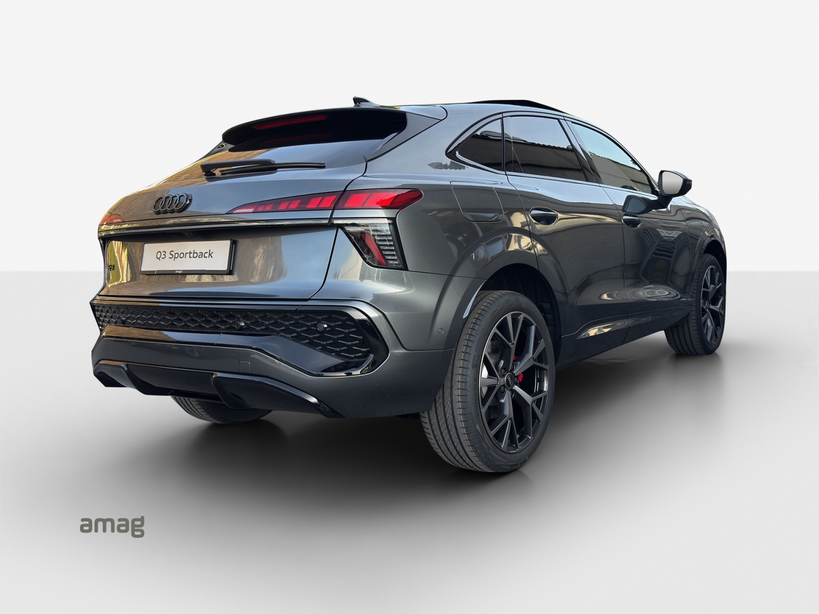 AUDI Q3 Sportback e-hybrid 200 kW S tronig-image-4