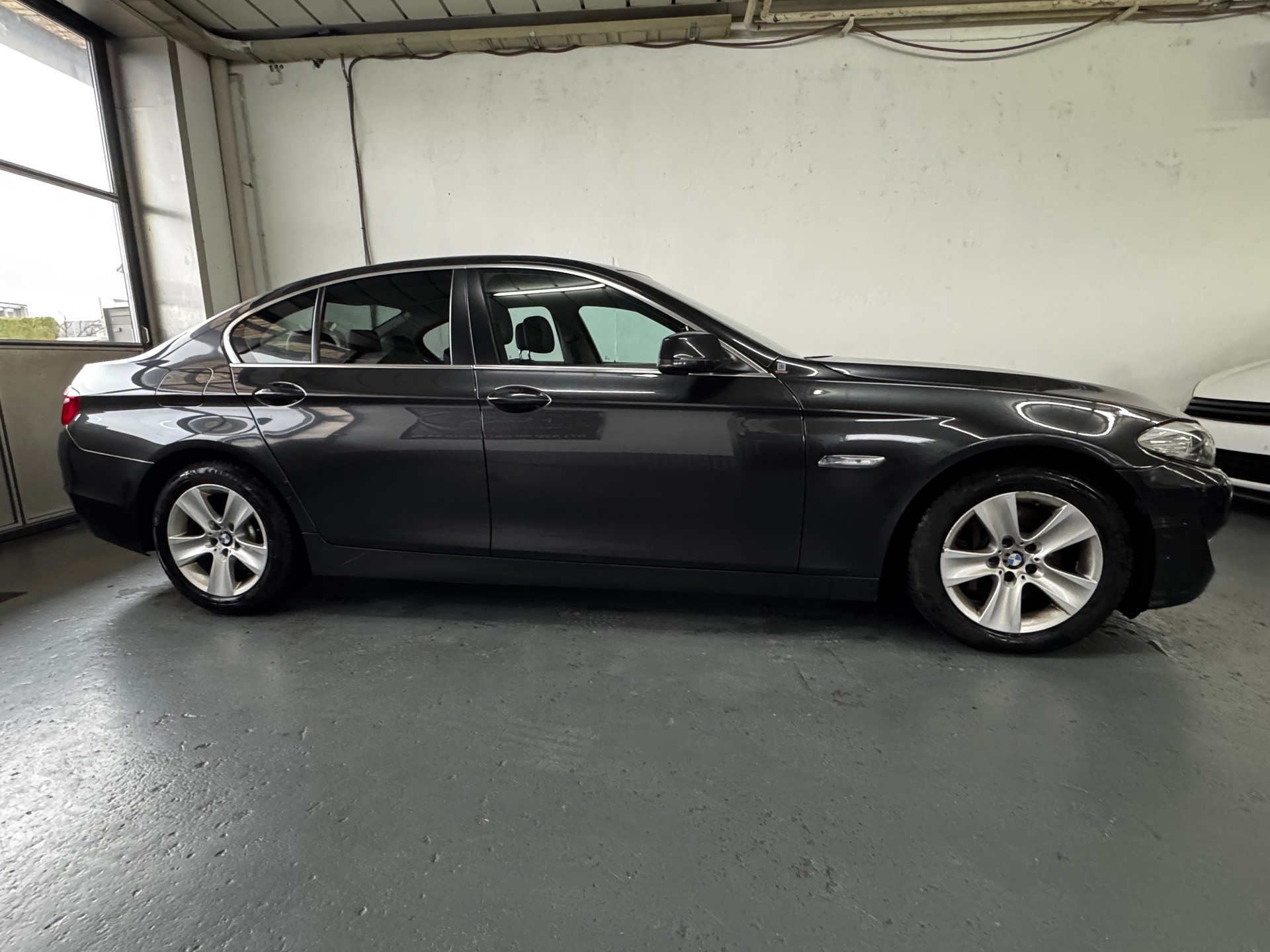 BMW 530d-image-6