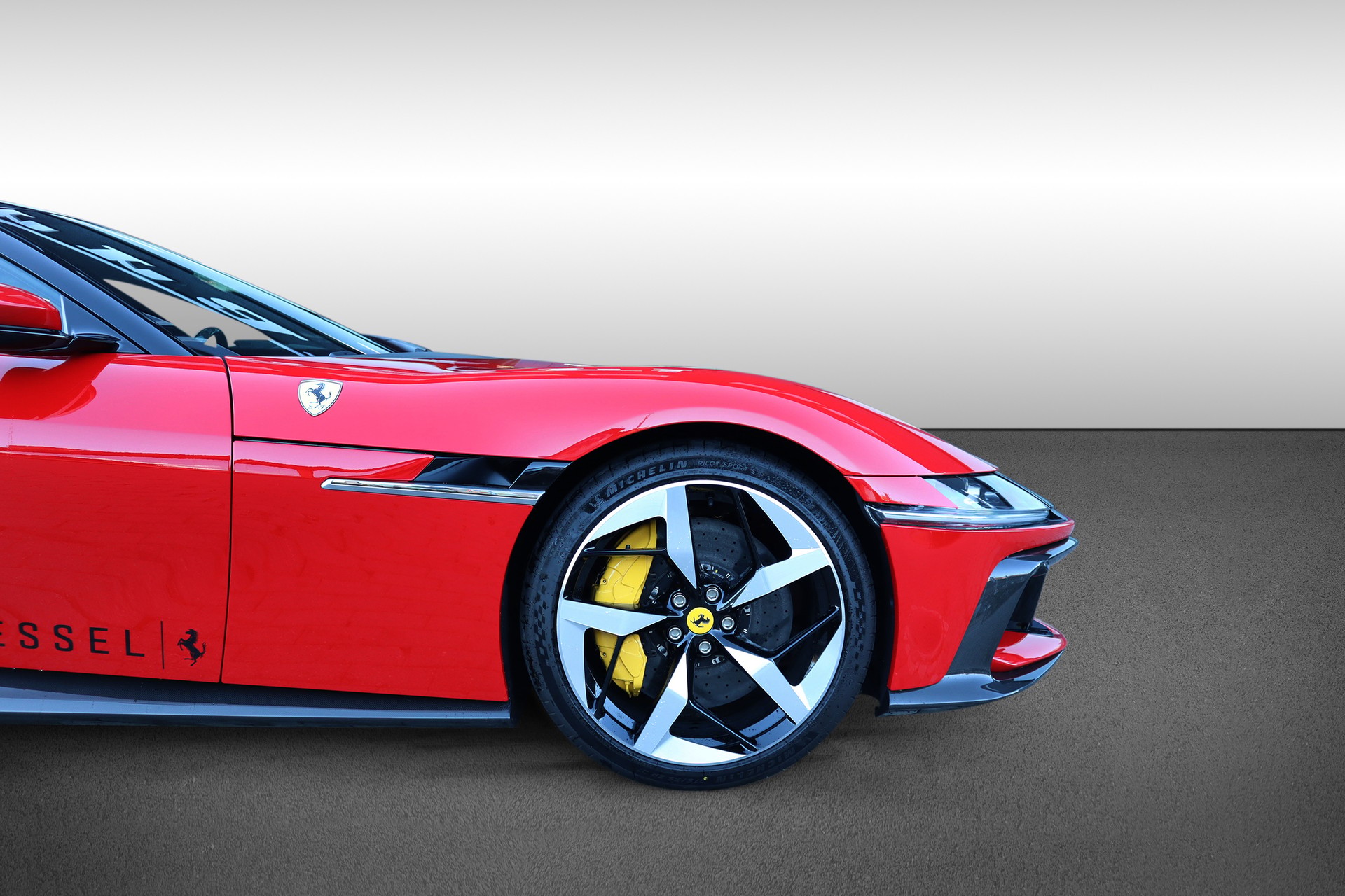 FERRARI 12 Cilindri-image-9