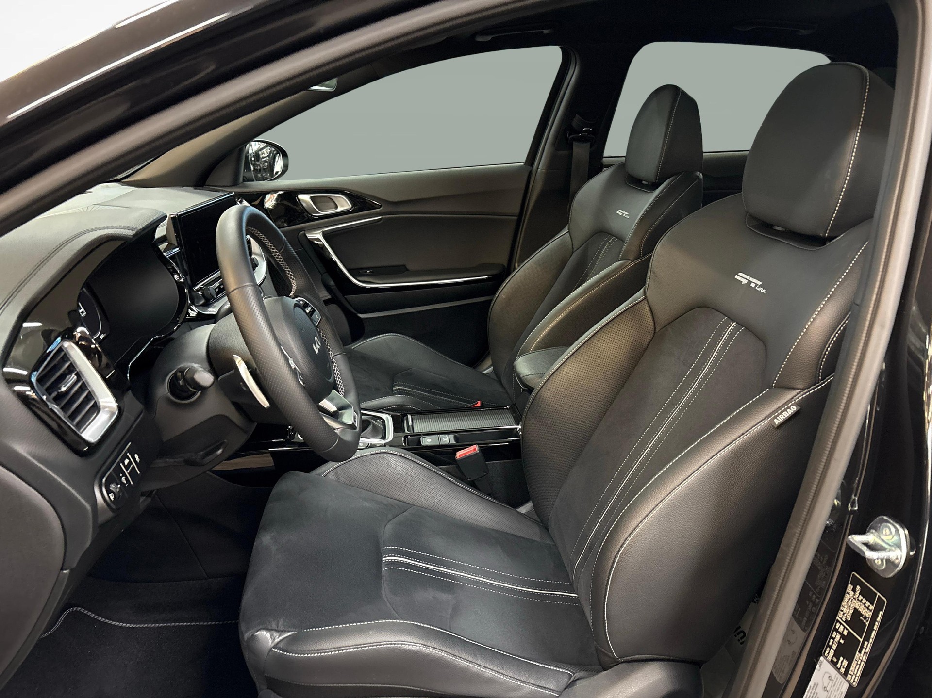 KIA Ceed 1.5 T-GDi GT-Line Edition-image-11