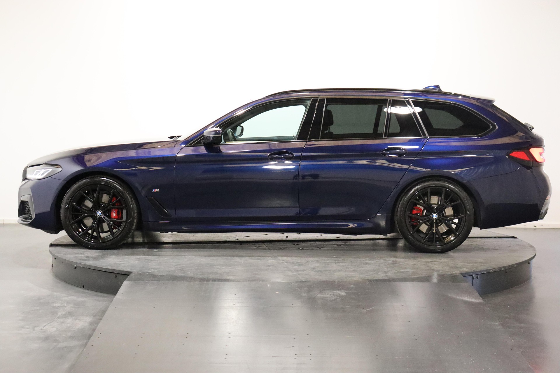 BMW 520d xDrive paddles Touring-image-1