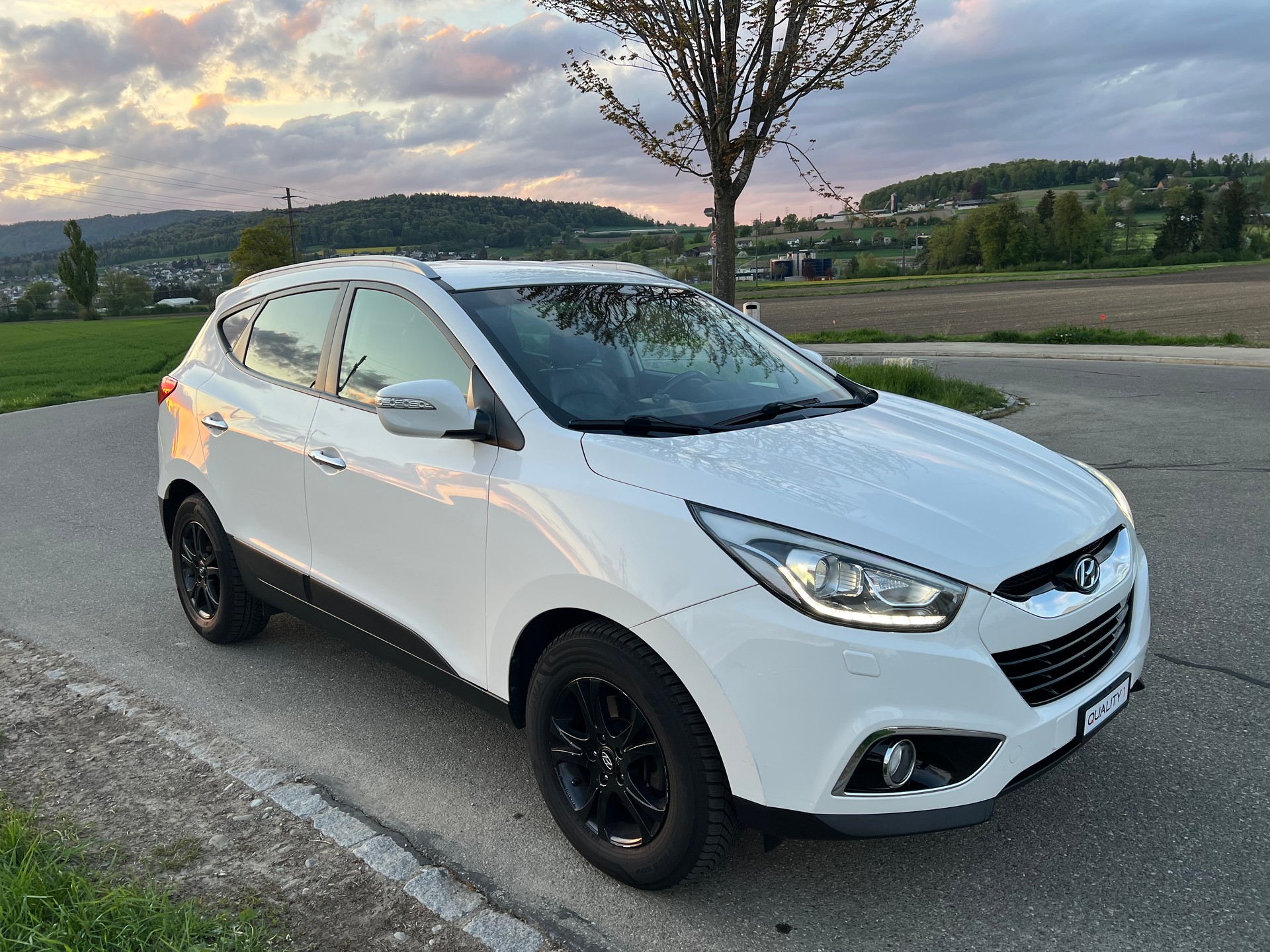 HYUNDAI iX 35 2.0 CRDi Premium 4WD Automatic-image-0