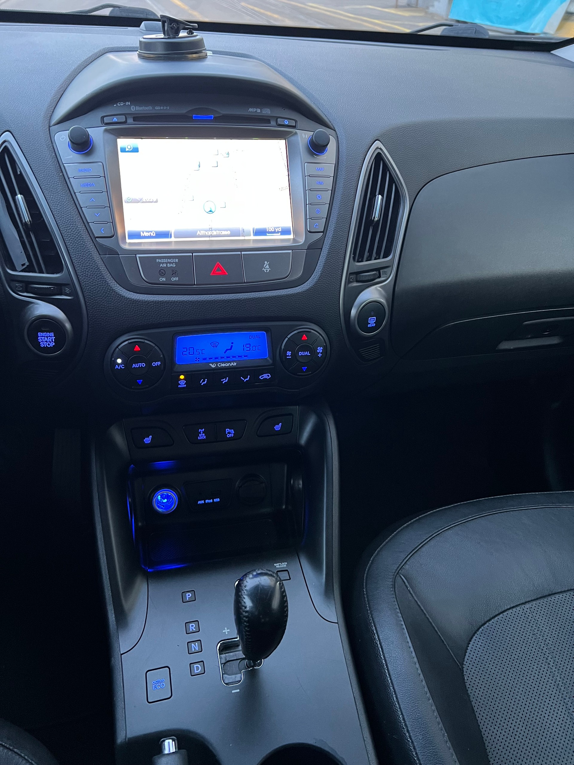 HYUNDAI iX 35 2.0 CRDi Premium 4WD Automatic-image-20