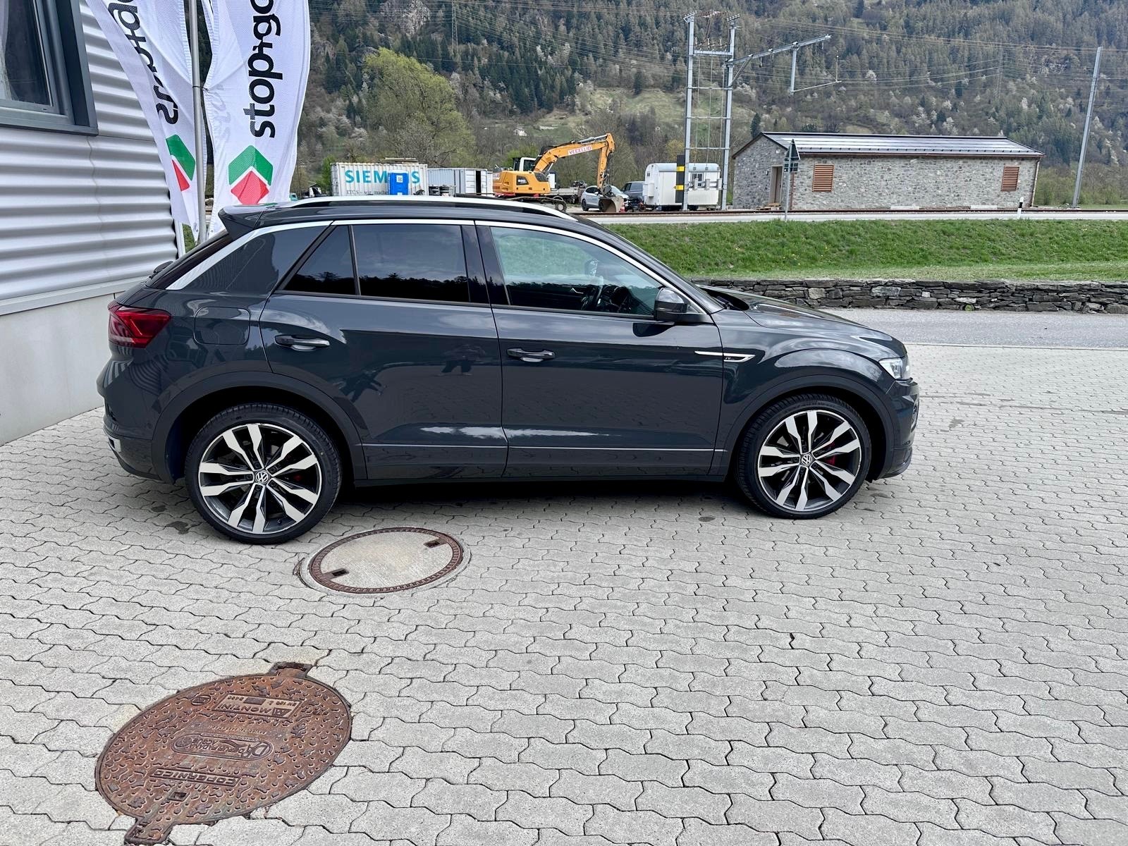 VW T-Roc 2.0 TSI R-line DSG 4Motion-image-2