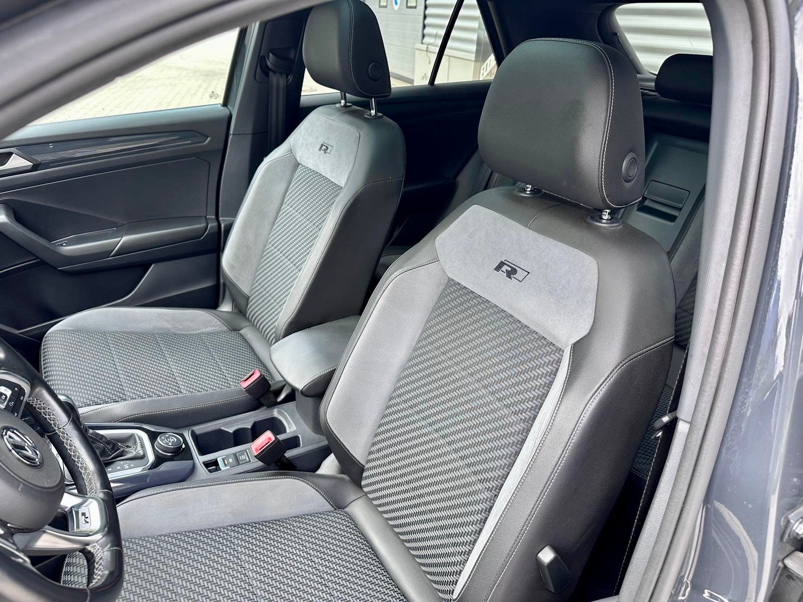 VW T-Roc 2.0 TSI R-line DSG 4Motion-image-6
