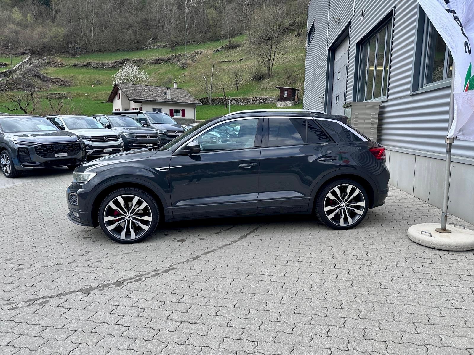 VW T-Roc 2.0 TSI R-line DSG 4Motion-image-4