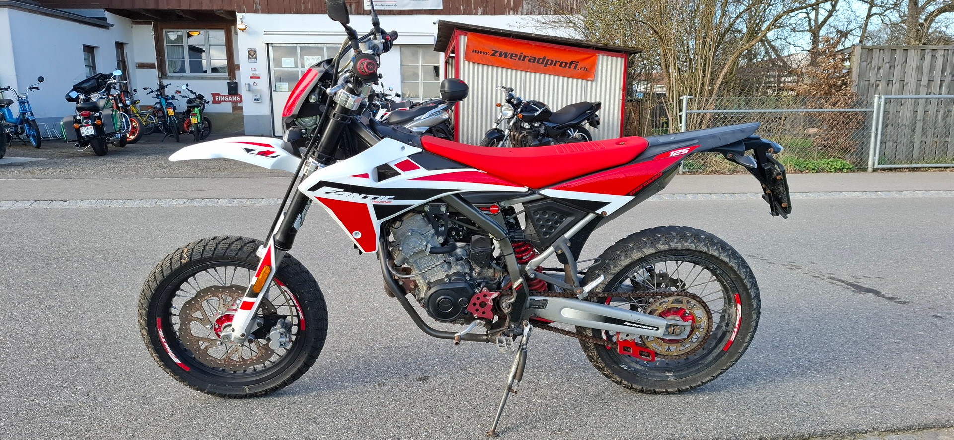 FANTIC XMF 125 Motard-image-5