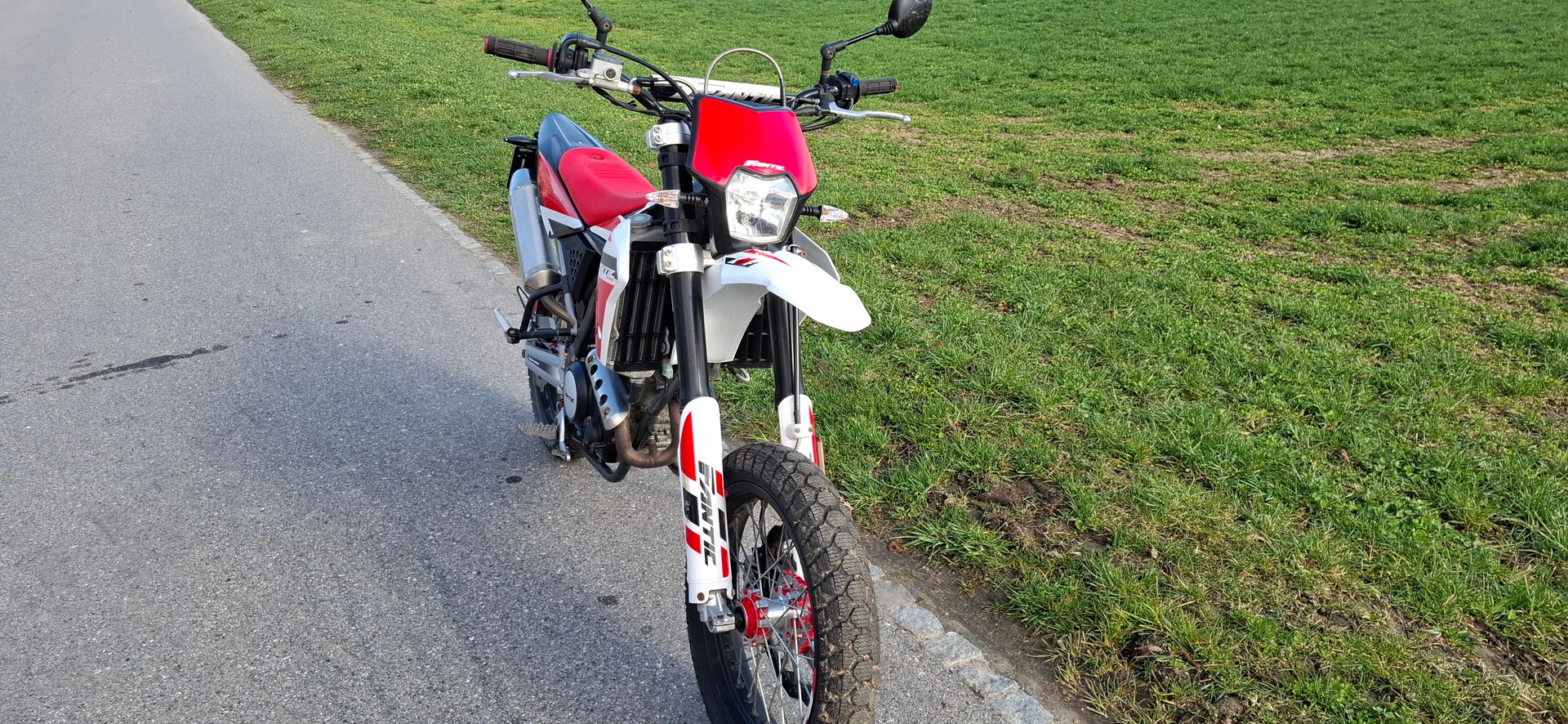 FANTIC XMF 125 Motard-image-3