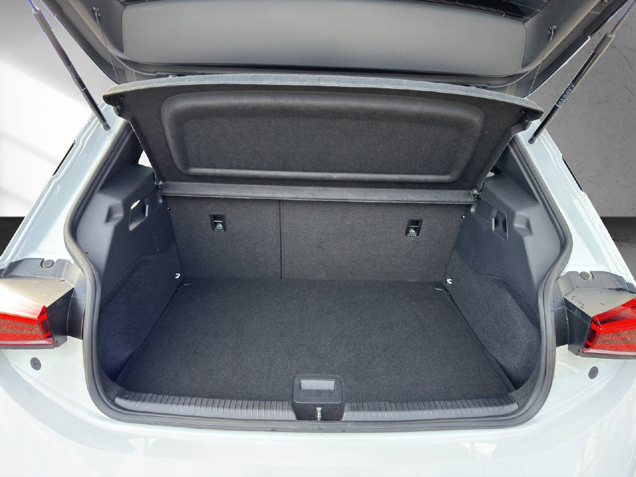 CUPRA Born Electric MY22-image-13