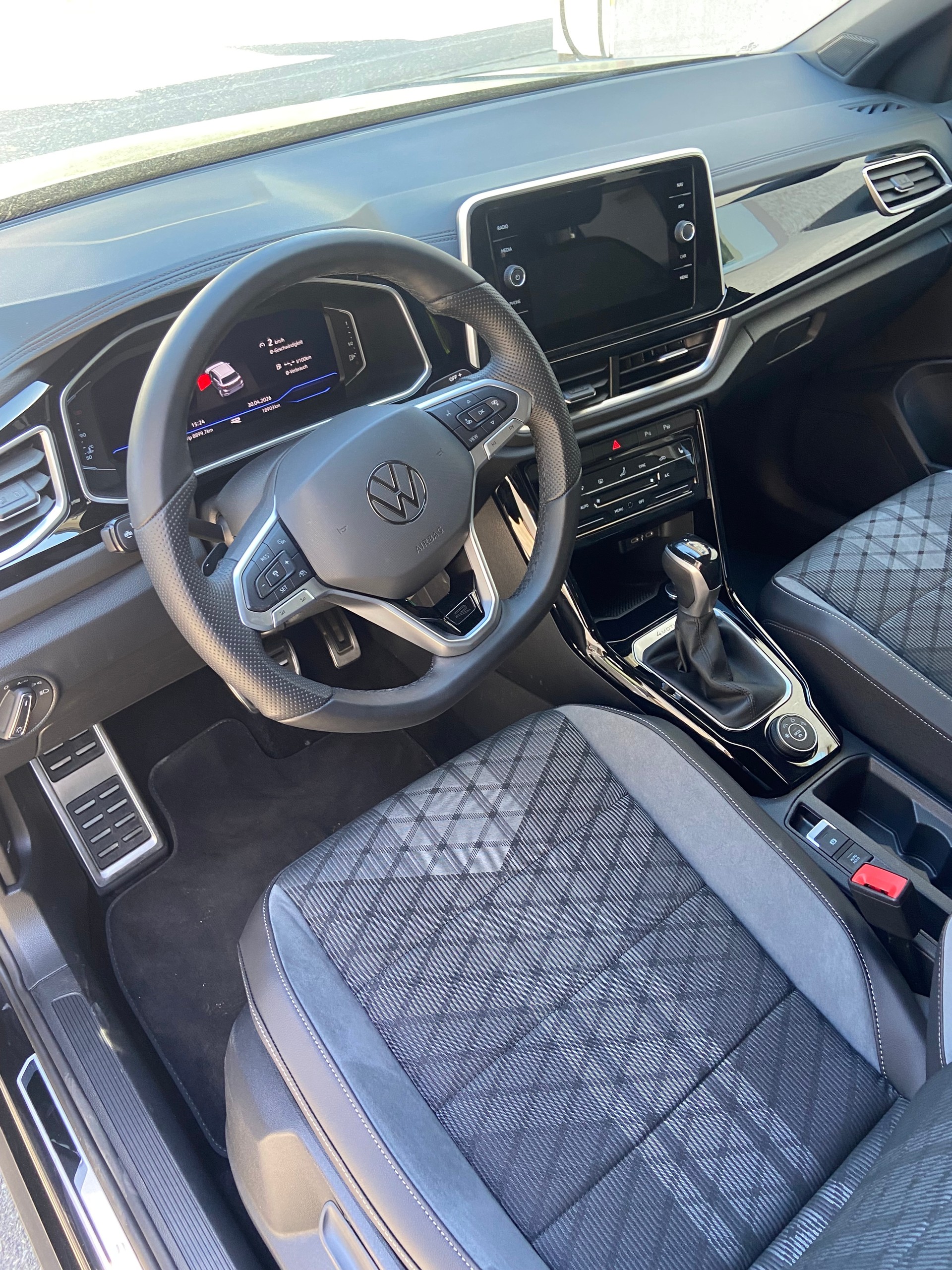 VW T-Roc 2.0 TSI R-Line DSG 4Motion-image-7