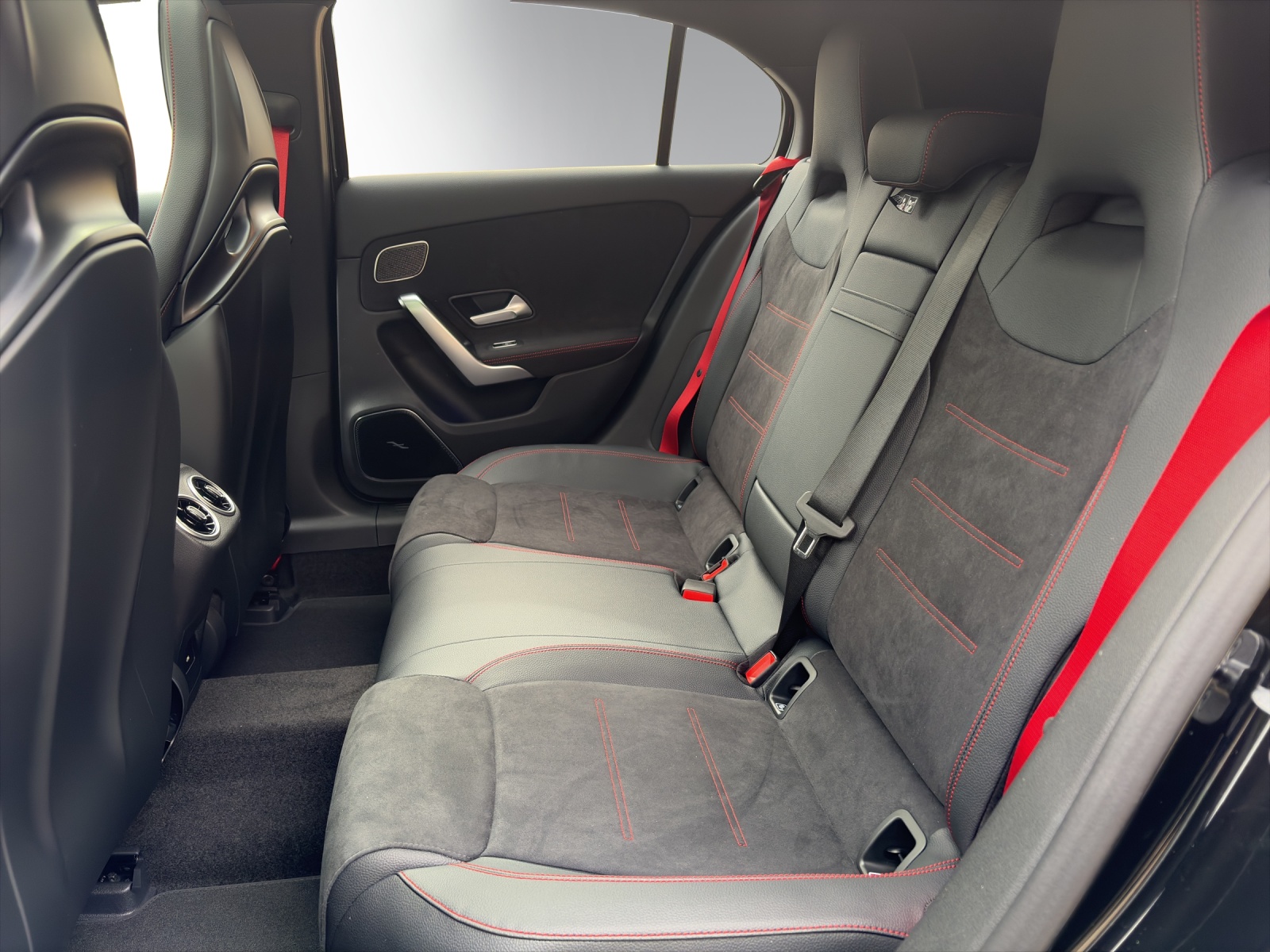 MERCEDES-BENZ A AMG 35 4Matic 8G-DCT-image-8