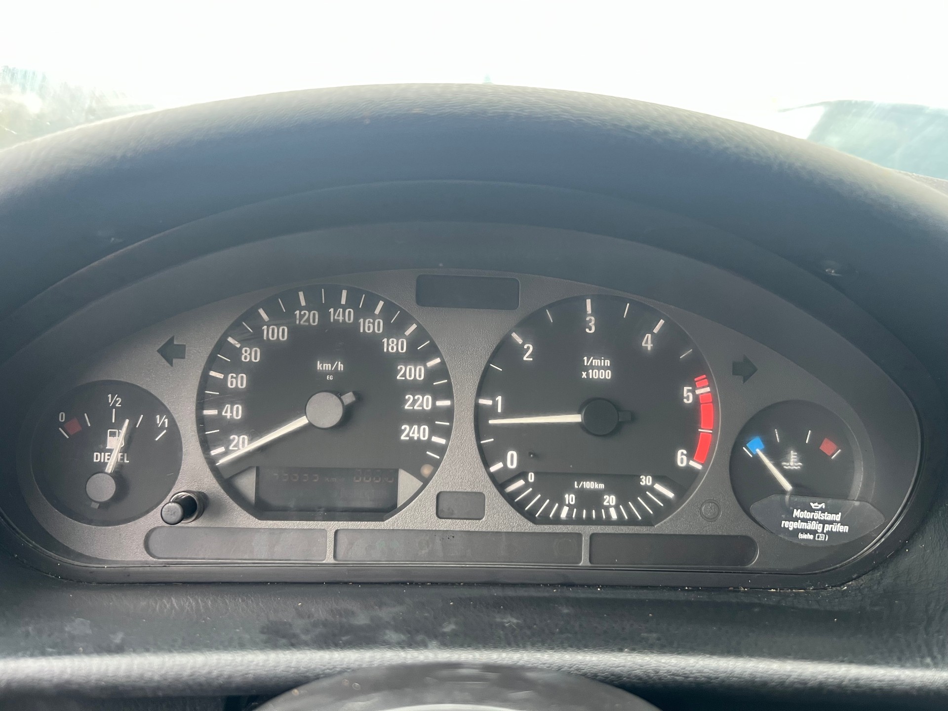 BMW 325tds-image-12