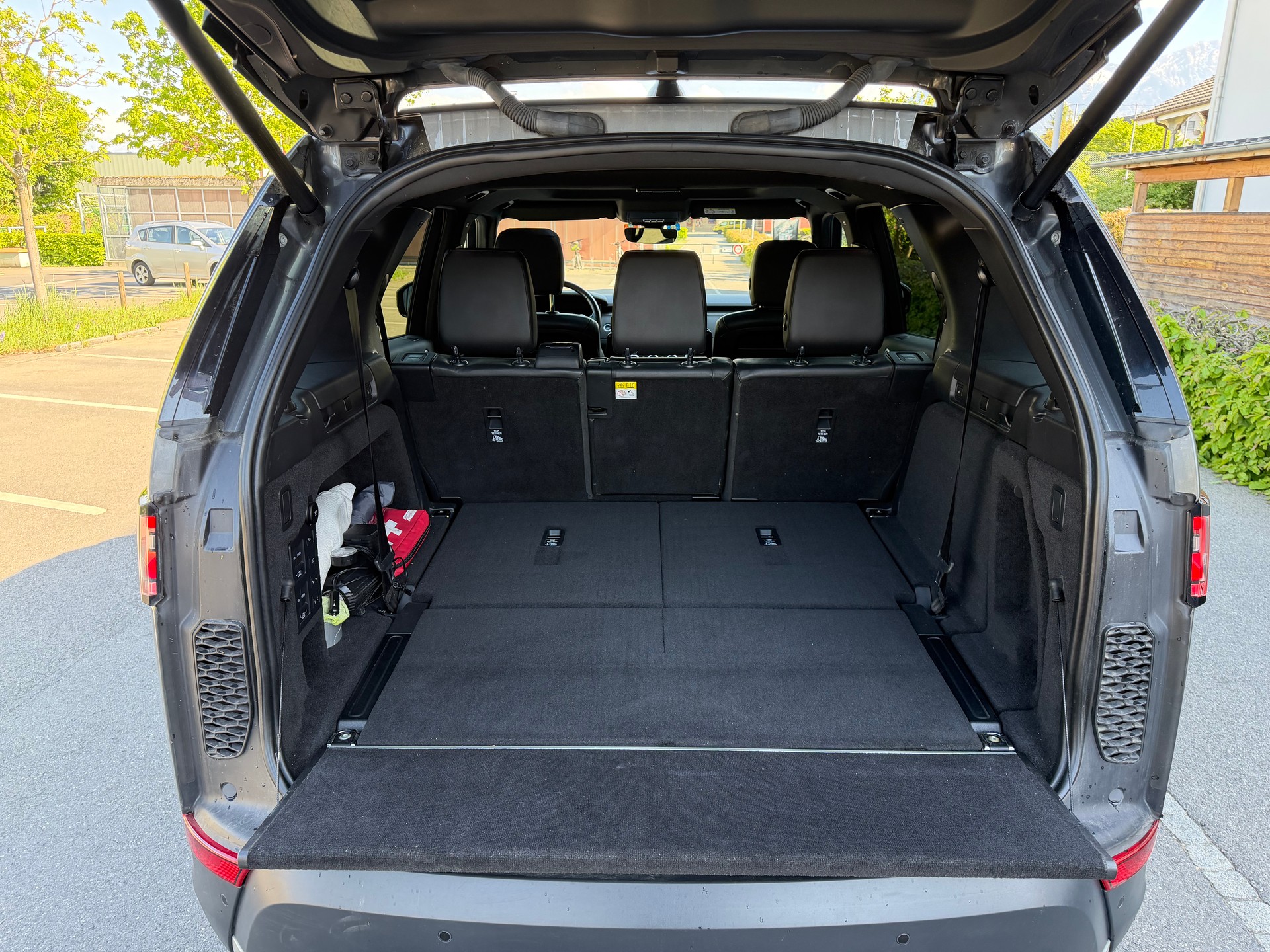 LAND ROVER Discovery 3.0 TDV6 HSE-image-5