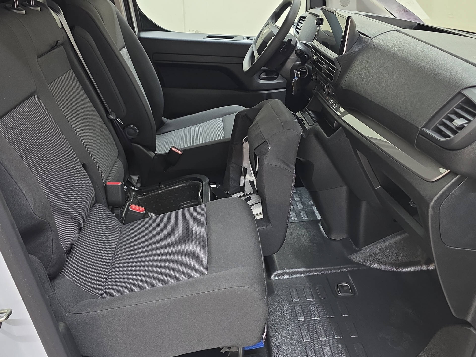 PEUGEOT E-Expert Kaw. Standard 75 kWh-image-9