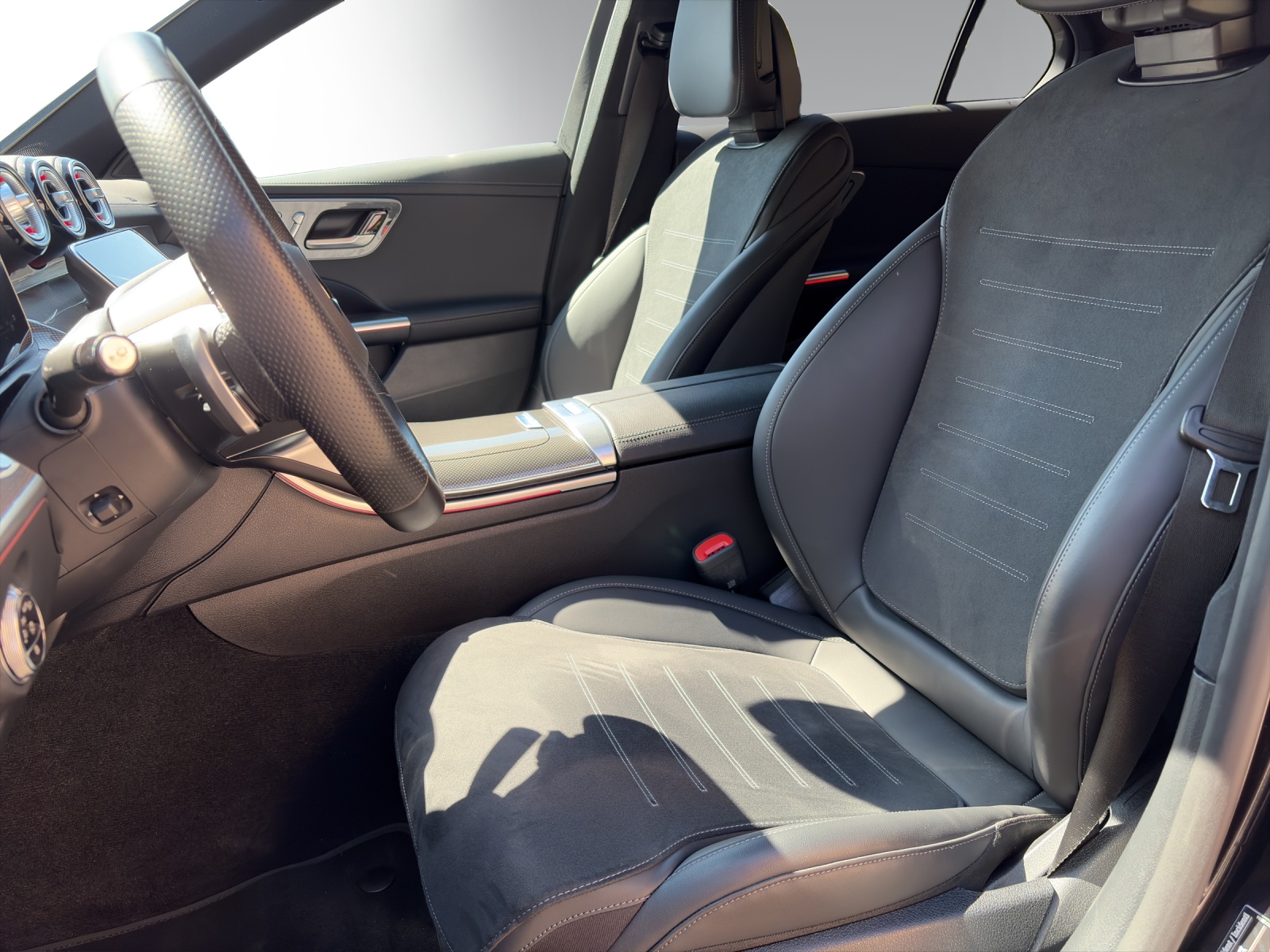 MERCEDES-BENZ C 300de 4Matic AMG Line-image-7