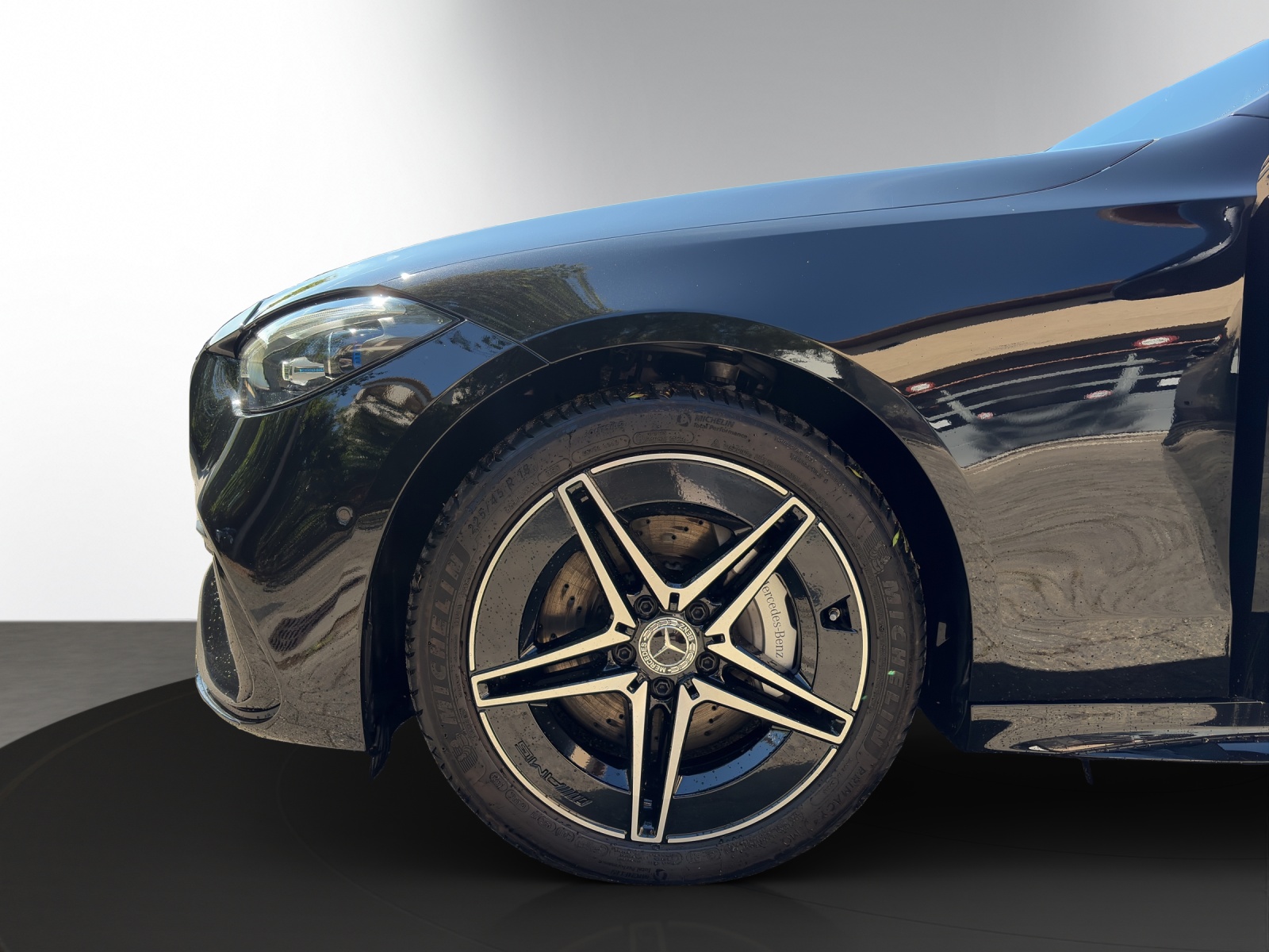 MERCEDES-BENZ C 300de 4Matic AMG Line-image-6