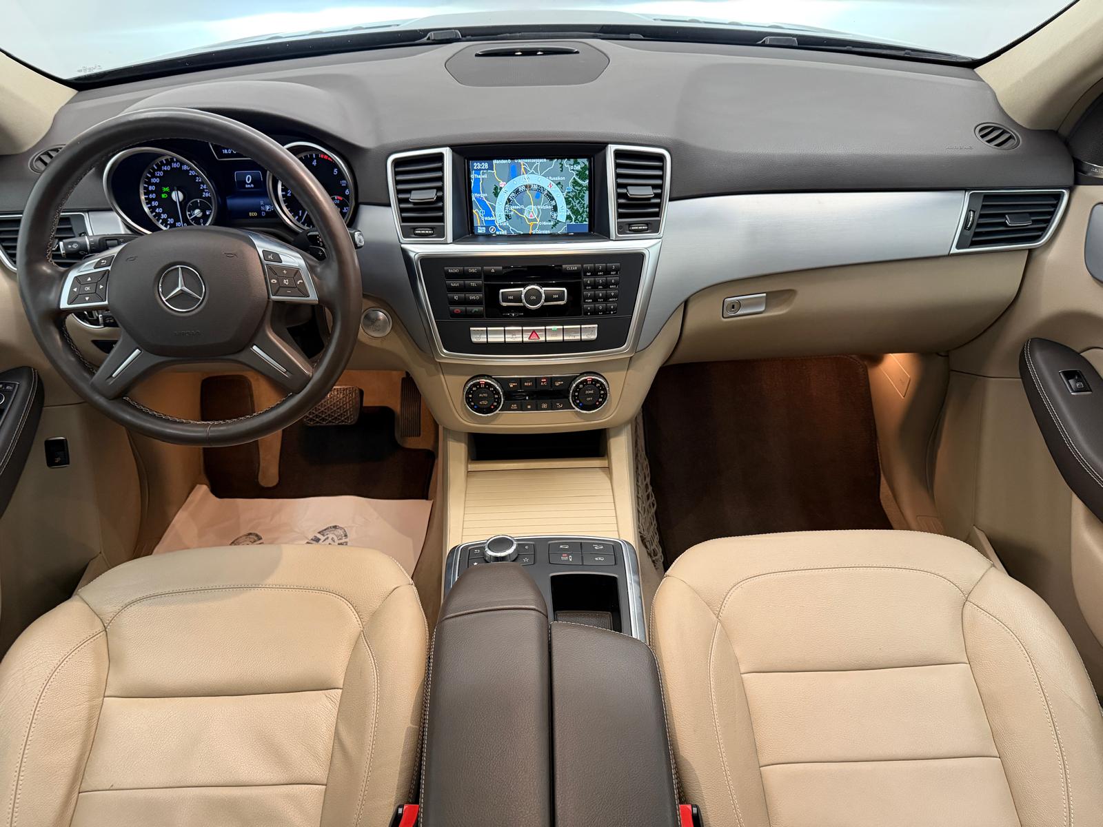 MERCEDES-BENZ ML 350 BlueTEC Executive 4Matic 7G-Tronic-image-16
