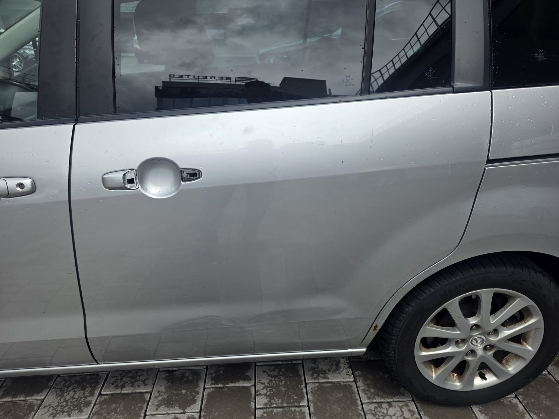 MAZDA 5 2.0 16V Confort-image-9