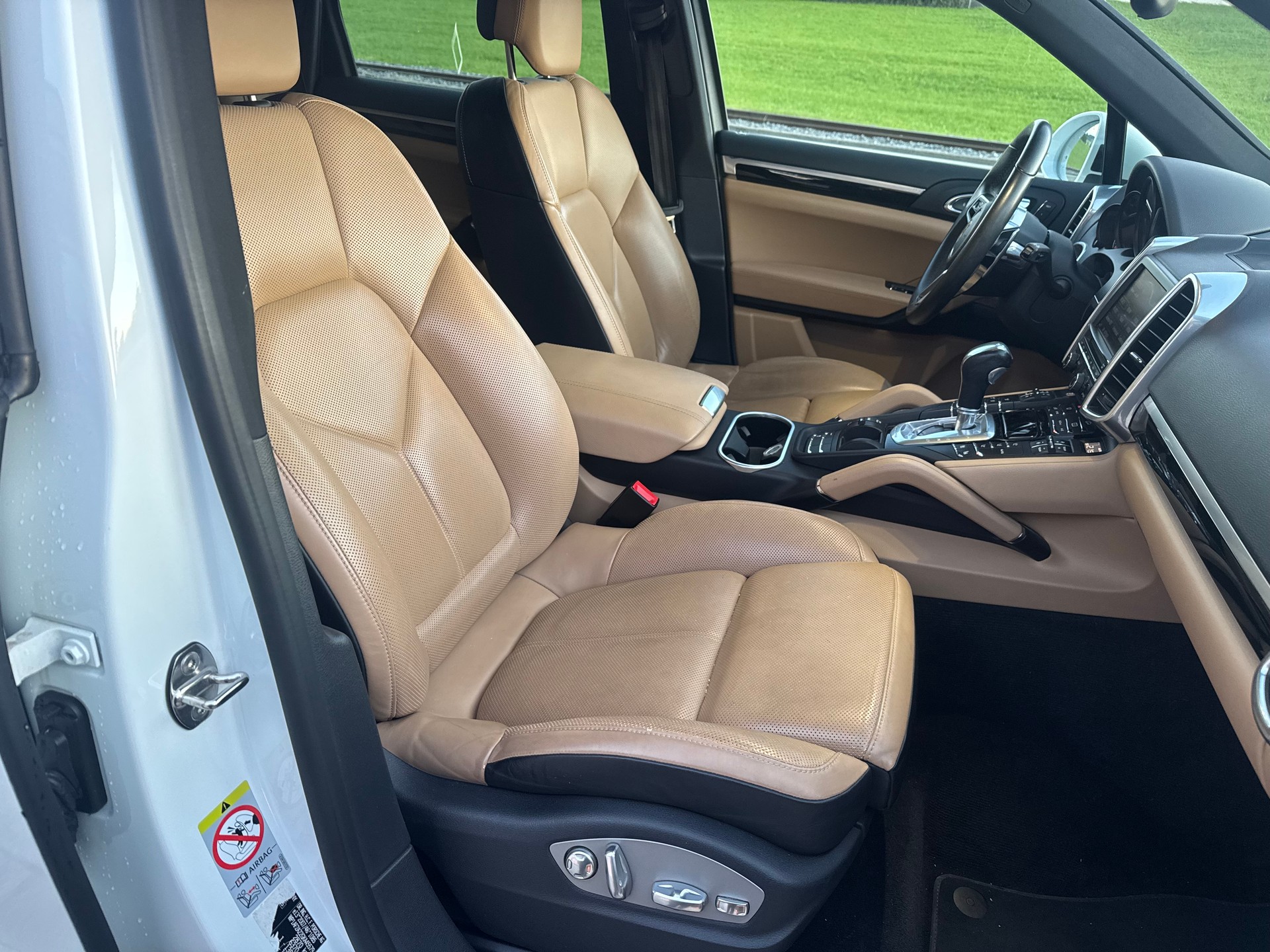 PORSCHE CAYENNE-image-7