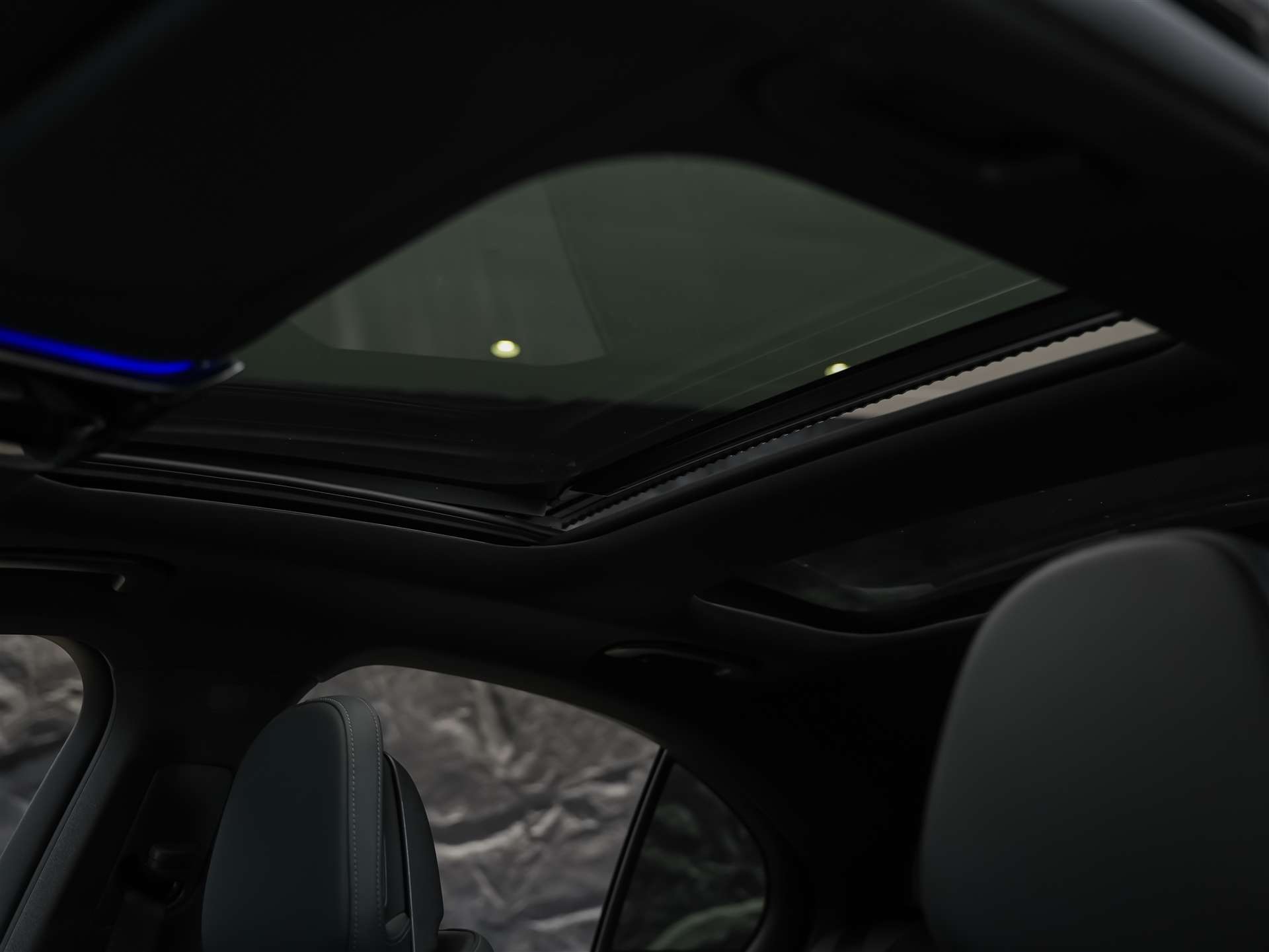 MERCEDES-BENZ E 220 d AMG Line *Werksgarantie*21 Zoll*Panorama*360° Kamera*-image-10