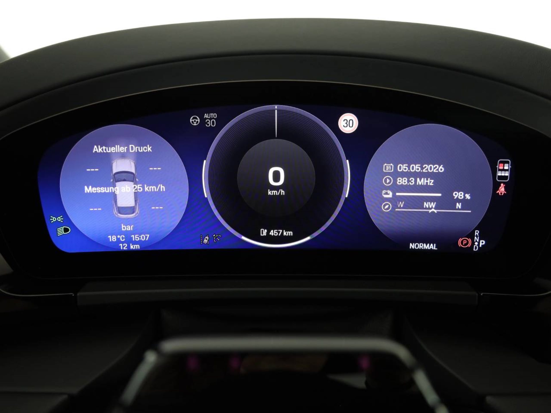 PORSCHE Macan 4-image-11