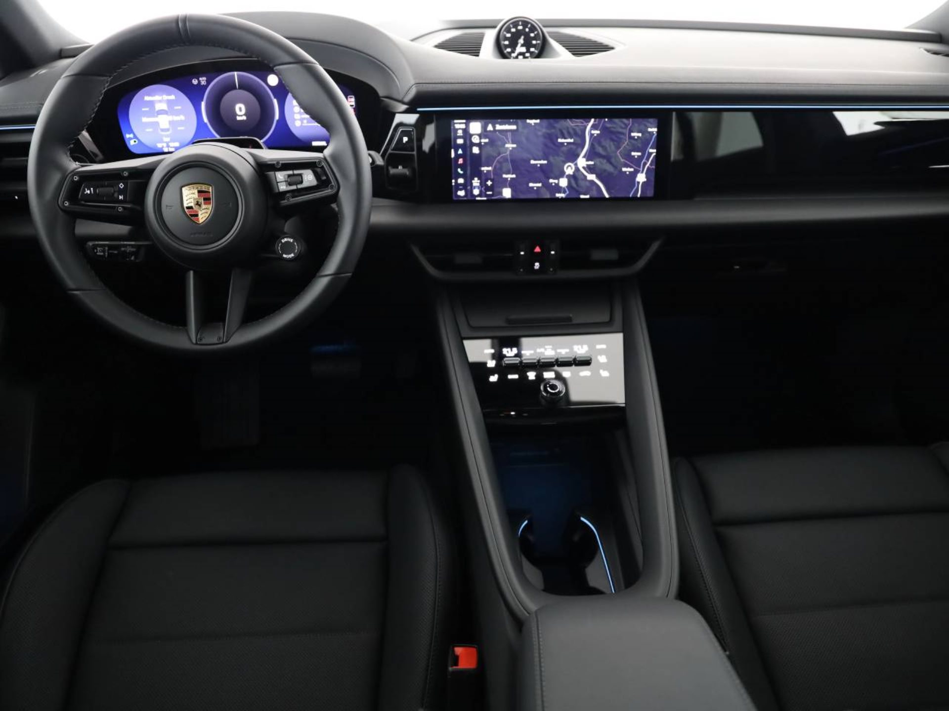 PORSCHE Macan 4-image-4