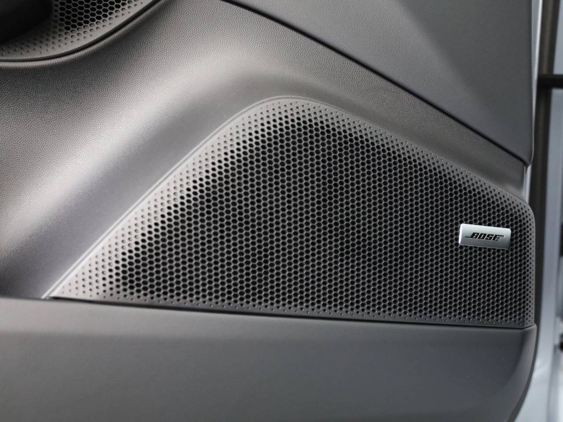 PORSCHE Macan 4-image-17