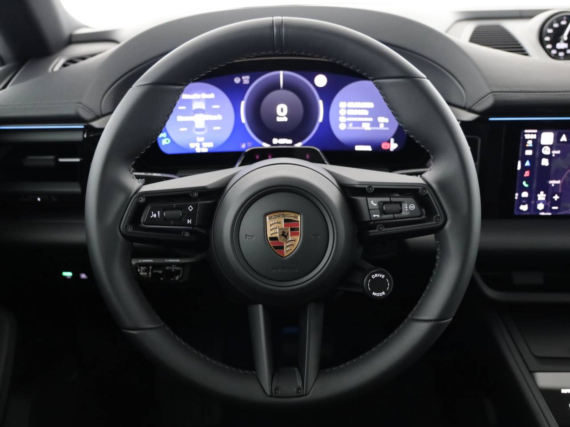 PORSCHE Macan 4-image-3