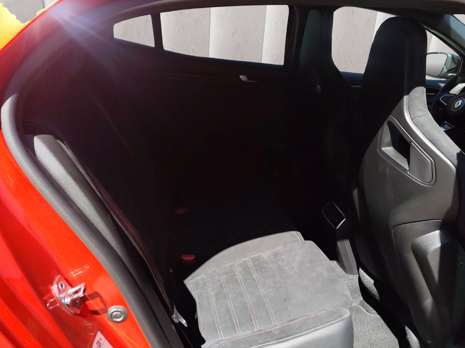 RENAULT Mégane Trophy 300 EDC-image-9