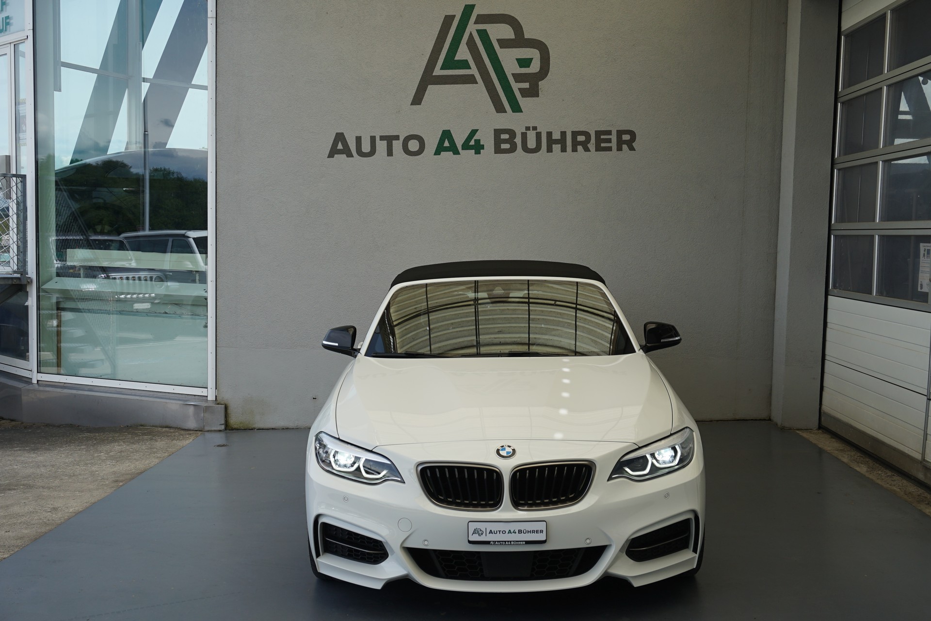 BMW M240i xDrive Convertible 340 PS CH-Auto mit Gratisservice "sehr gepflegtes Auto"-image-11