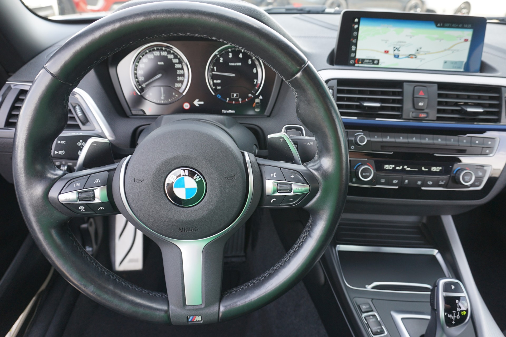 BMW M240i xDrive Convertible 340 PS CH-Auto mit Gratisservice "sehr gepflegtes Auto"-image-17