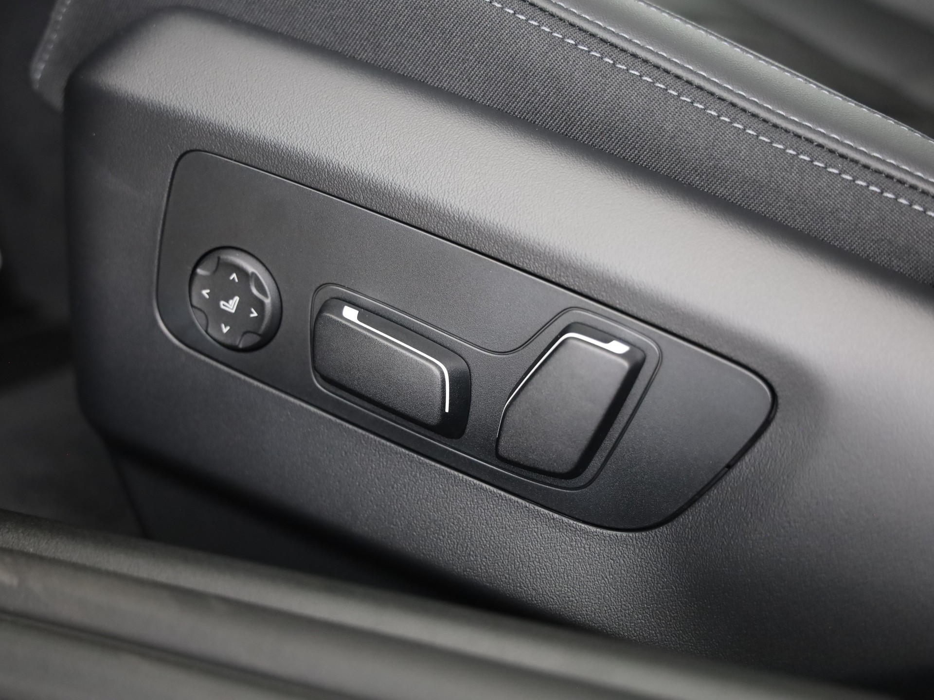 BMW 520d xDrive Limousine-image-11