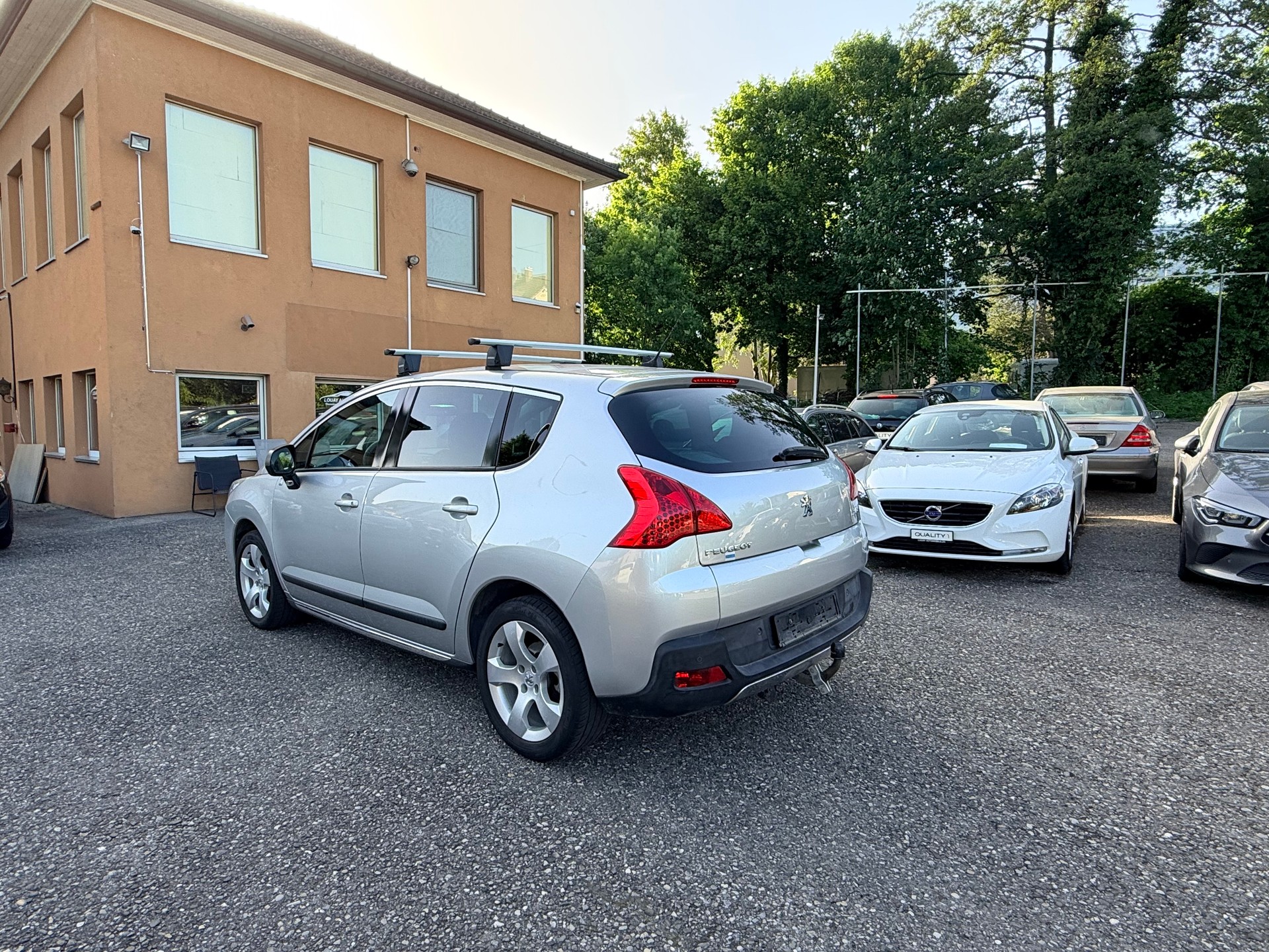 PEUGEOT 3008 1.6 16V T Swiss Edition-showroom-element-3