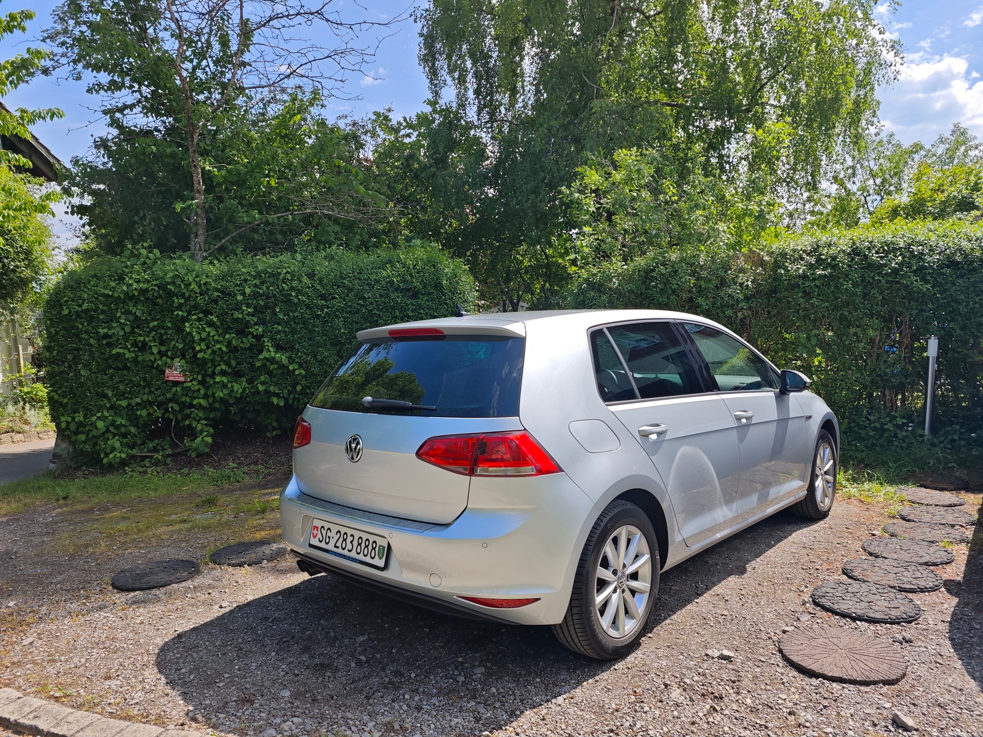 VW 2.0 TDI Lounge-image-2