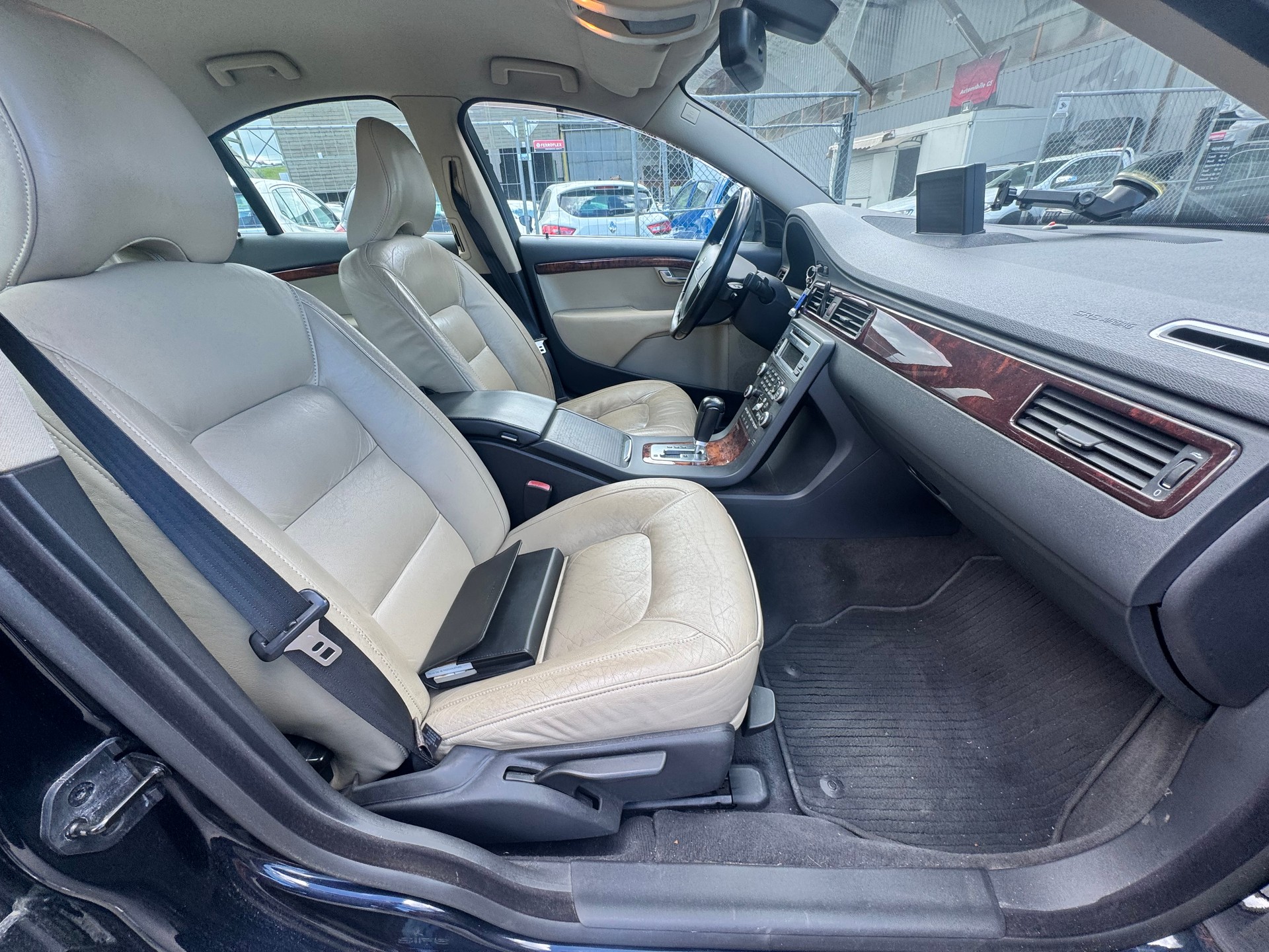 VOLVO S80 3.2 AWD Momentum Geartronic-image-9