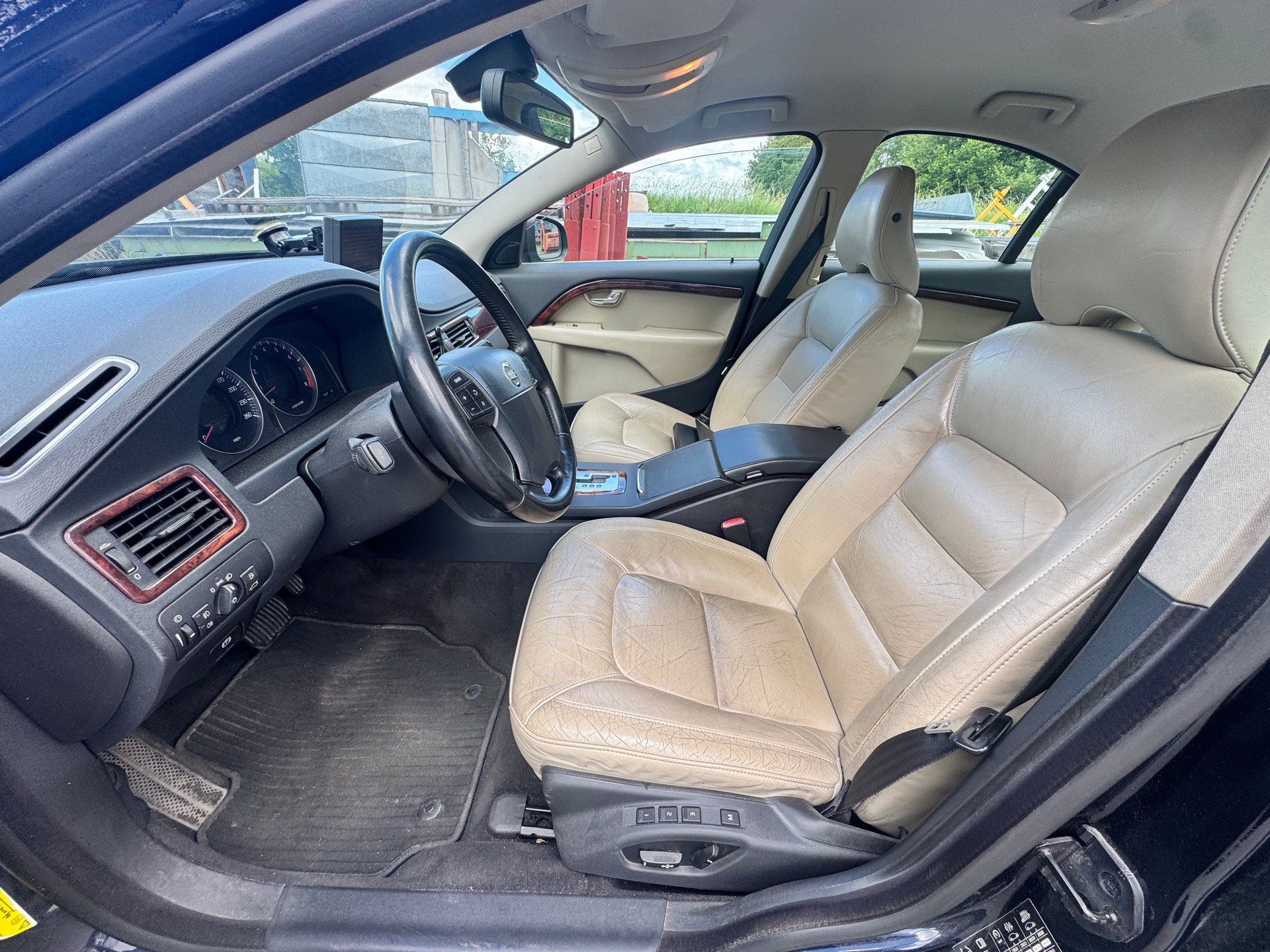 VOLVO S80 3.2 AWD Momentum Geartronic-image-8