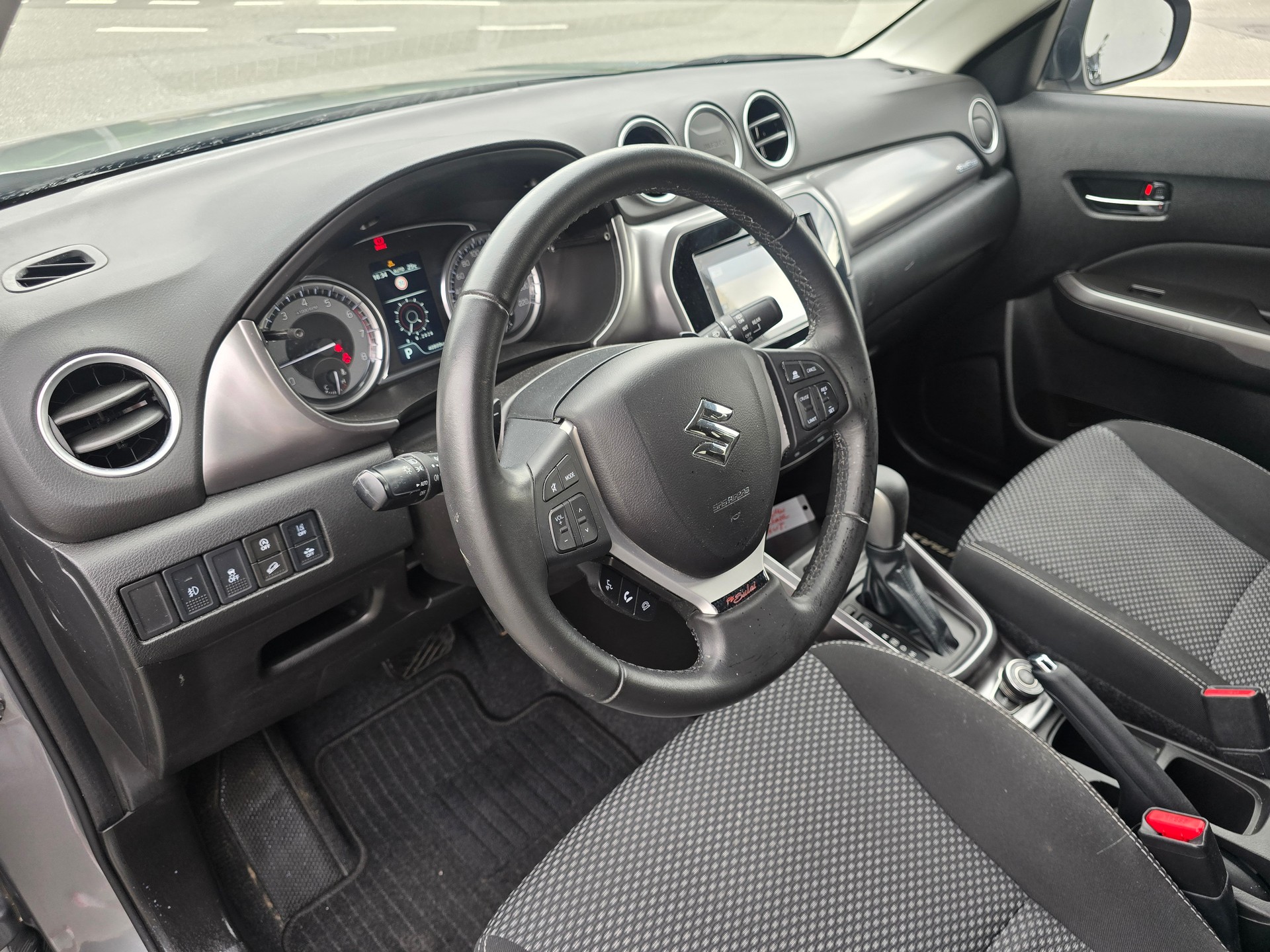 SUZUKI Vitara 1.4 Boosterjet Piz Sulai Top Hybrid Automatic-image-11