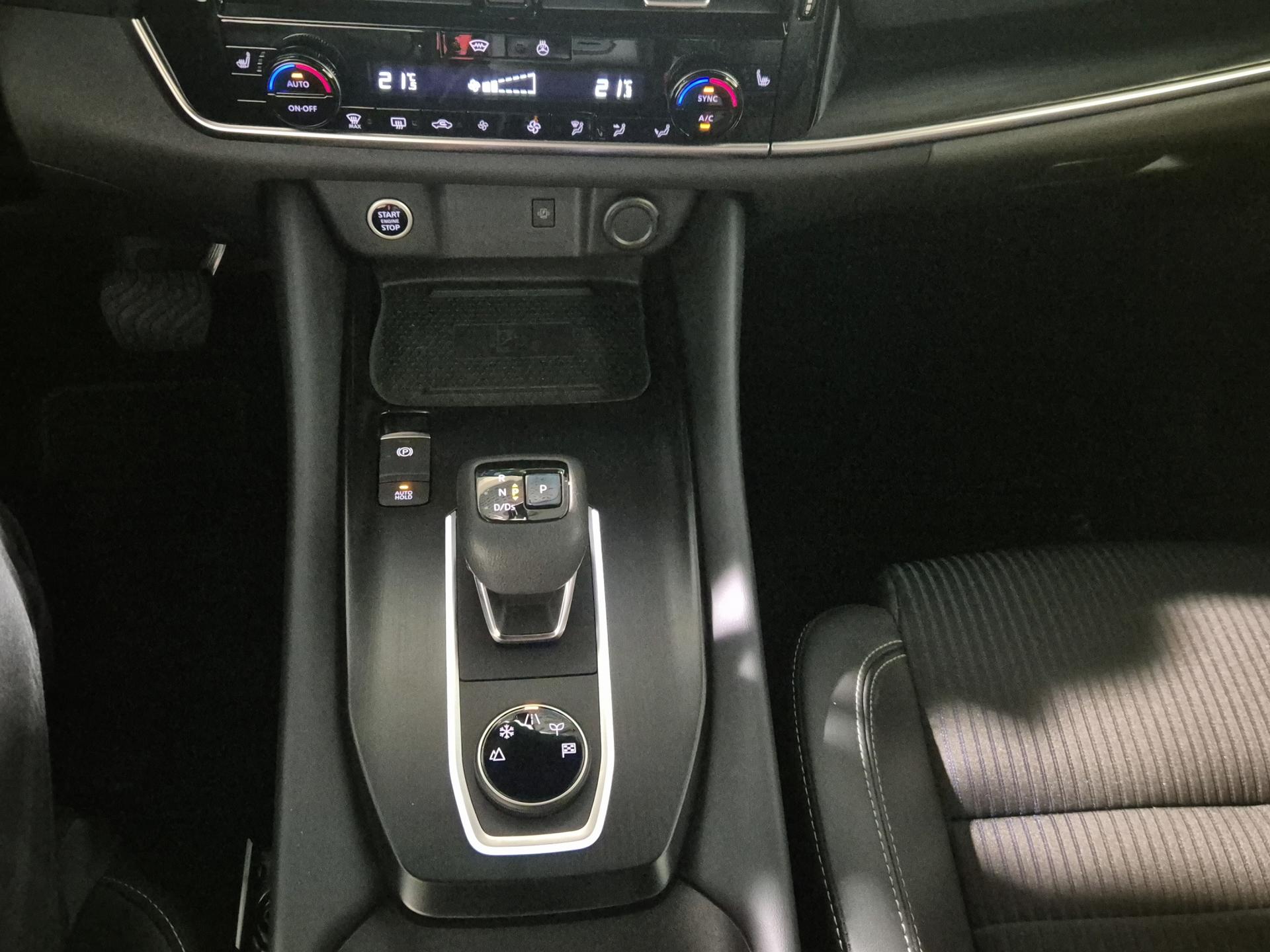 NISSAN Qashqai 1.3 DIG-T MHEV Tekna Xtronic 4x4-image-11
