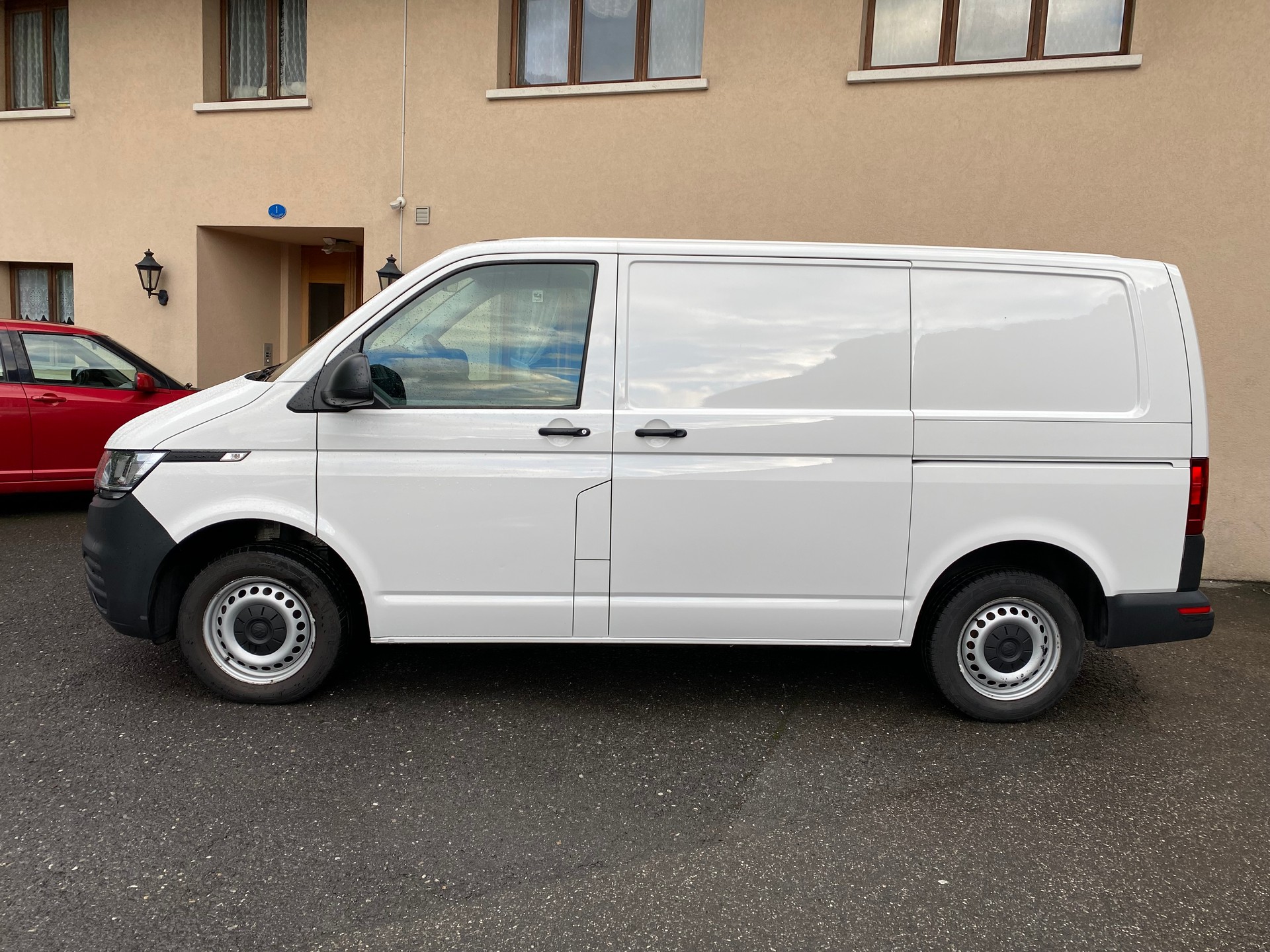 VW T6.1 2.0 TDI 4Motion DSG-image-6