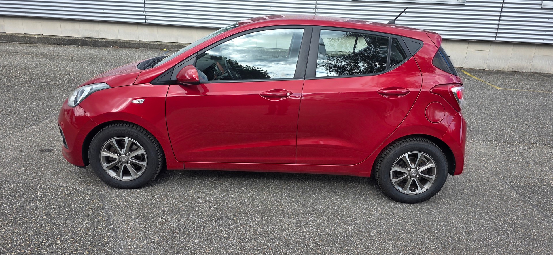 HYUNDAI i10 1.2 Amplia-image-1