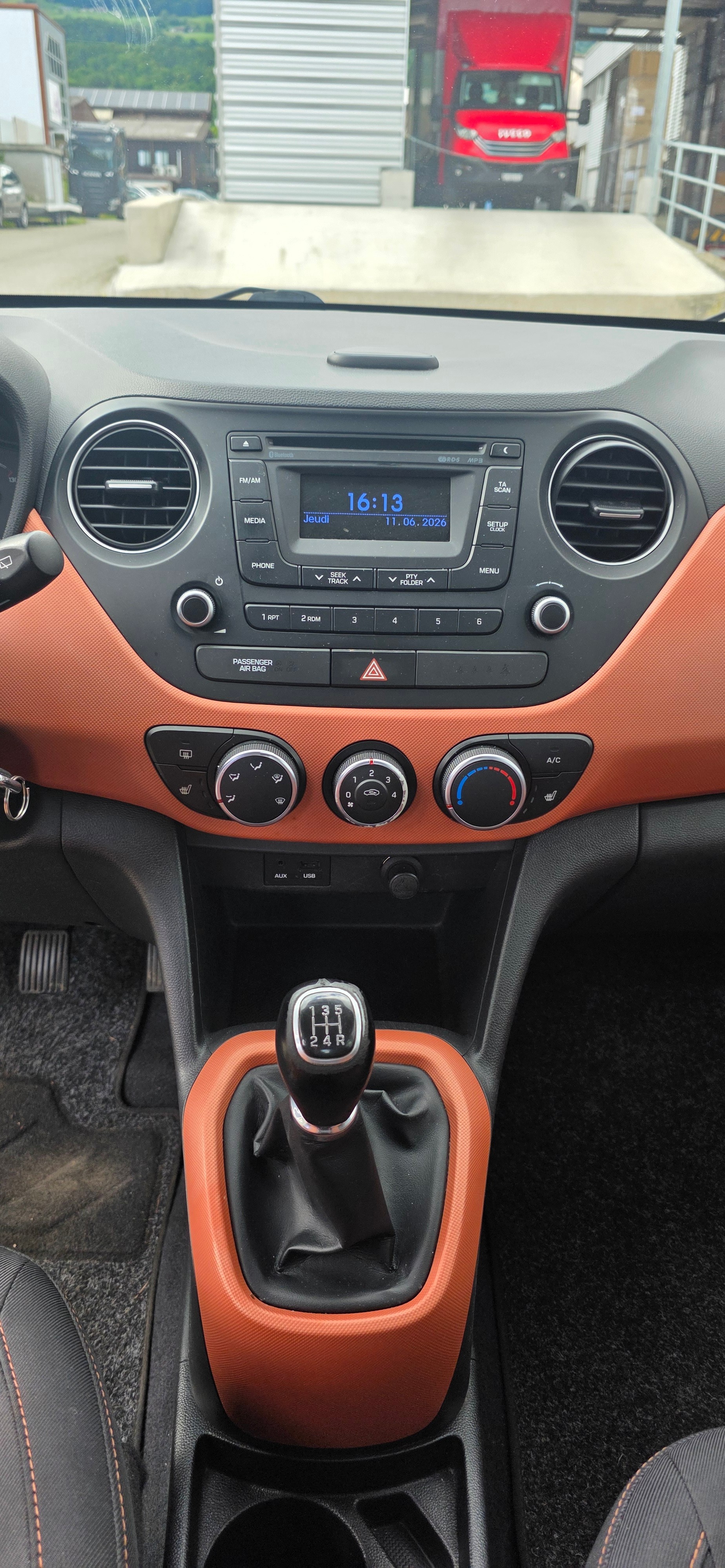 HYUNDAI i10 1.2 Amplia-image-11