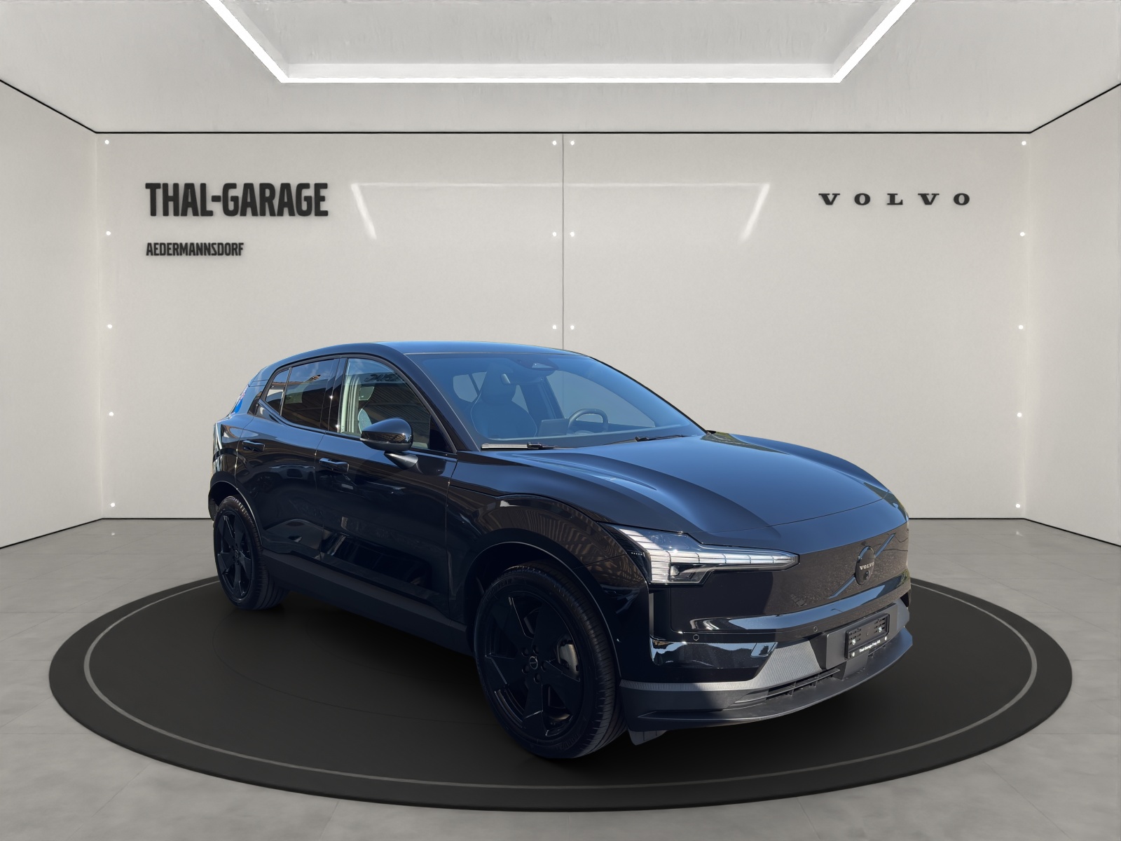 VOLVO EX30 E60 Twin Ultra Performance Sw. Black Ed. AWD-image-9