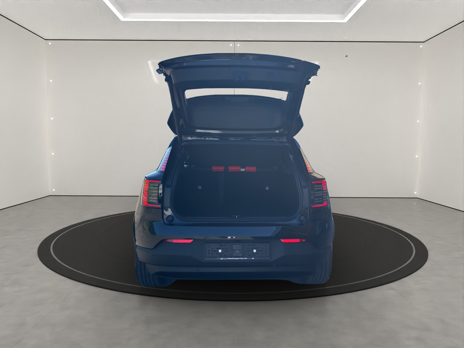 VOLVO EX30 E60 Twin Ultra Performance Sw. Black Ed. AWD-image-8