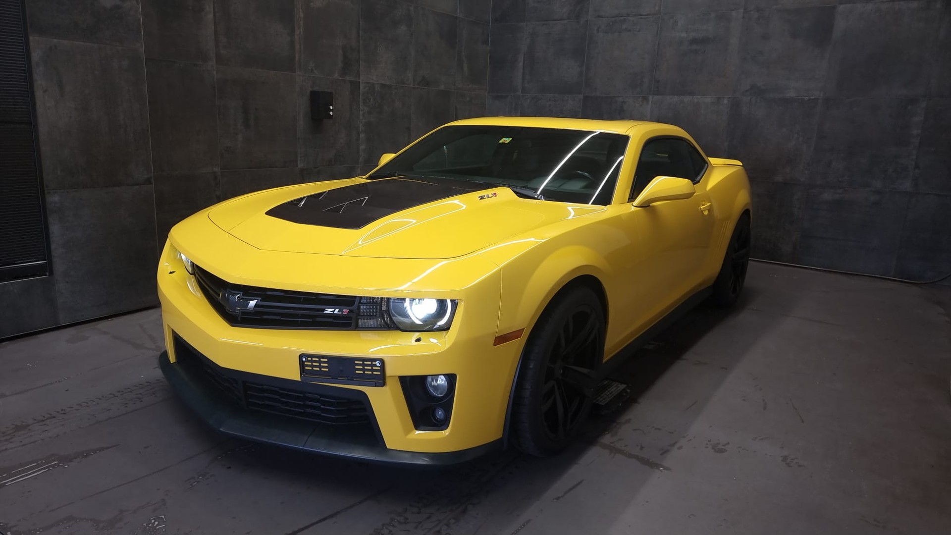 CHEVROLET Camaro ZL1-image-0