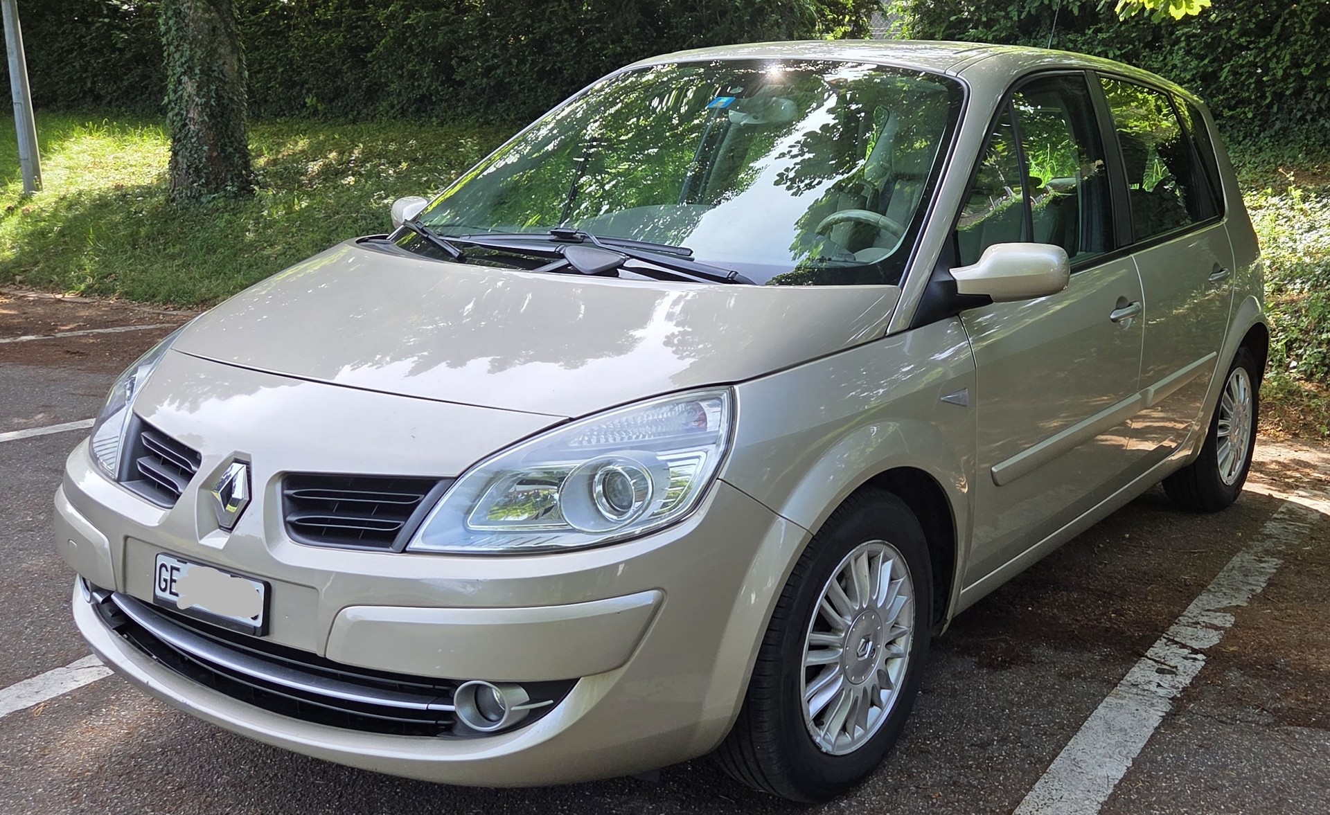 RENAULT Scenic 2.0 16V Expression-image-3