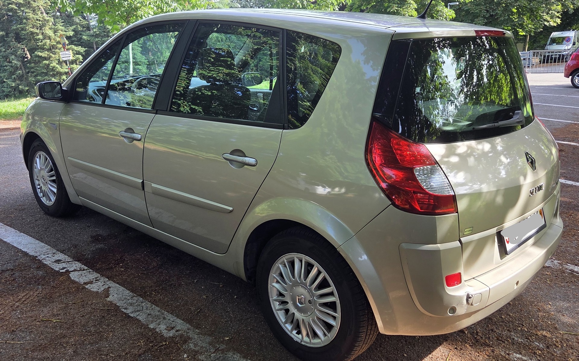 RENAULT Scenic 2.0 16V Expression-image-1