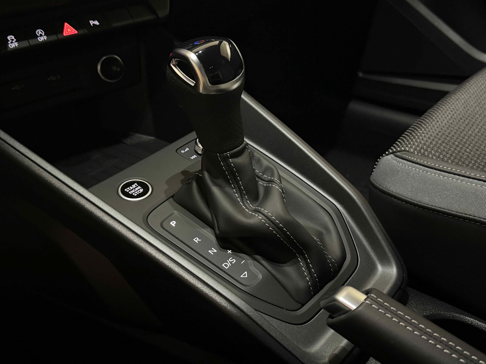 AUDI A1 Sportback 35 TFSI S Line S-tronic-image-9